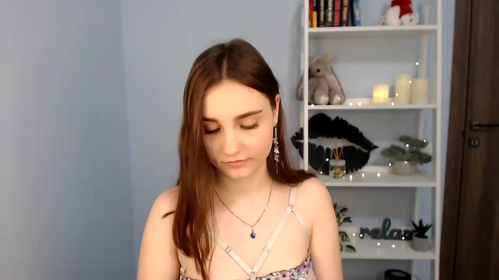 Gallery image thumbnail from LaneyGrey's myfreecams stream on, 01/17/2023, 10:03 image 18 of 20