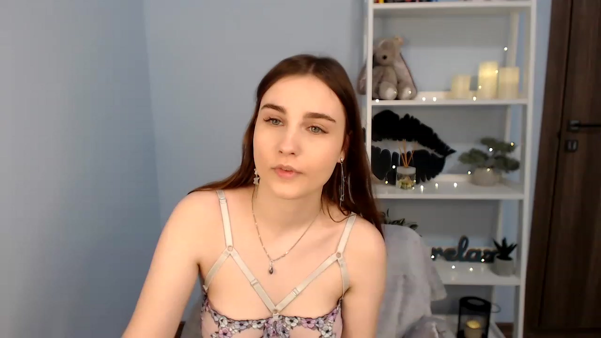 Gallery image thumbnail from LaneyGrey's myfreecams stream on, 01/17/2023, 10:03 image 16 of 20