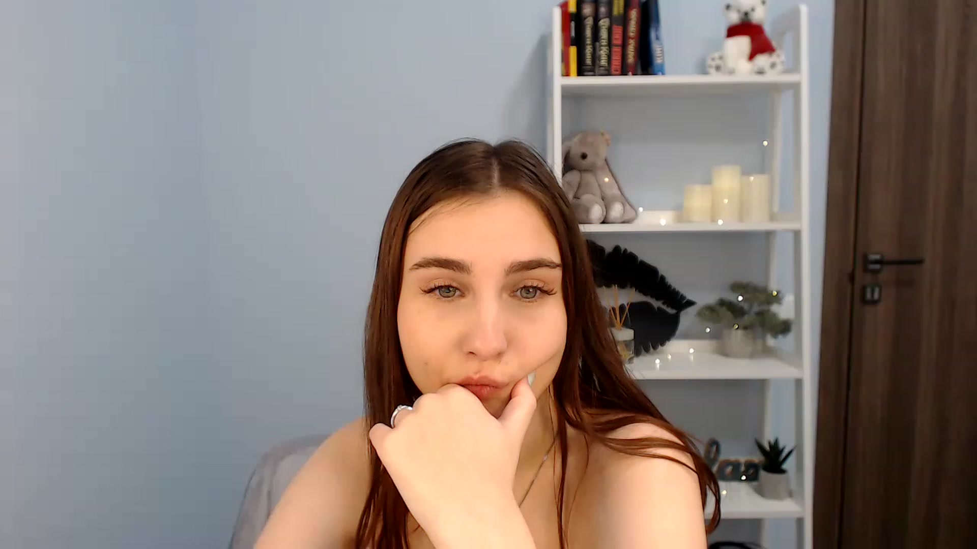Gallery image thumbnail from LaneyGrey's myfreecams stream on, 01/18/2023, 13:02 image 7 of 20