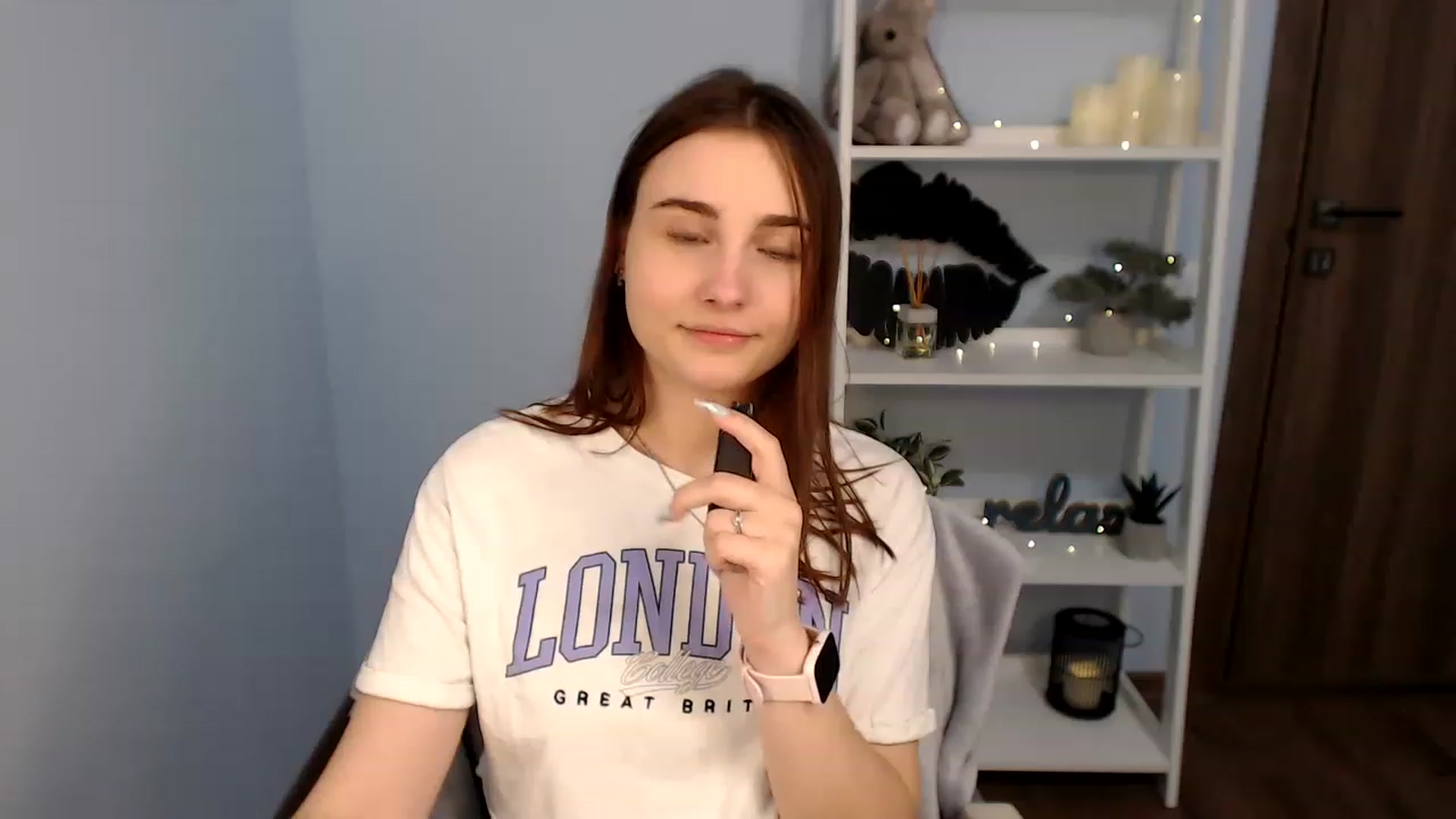 Gallery image thumbnail from LaneyGrey's myfreecams stream on, 01/22/2023, 11:38 image 10 of 20