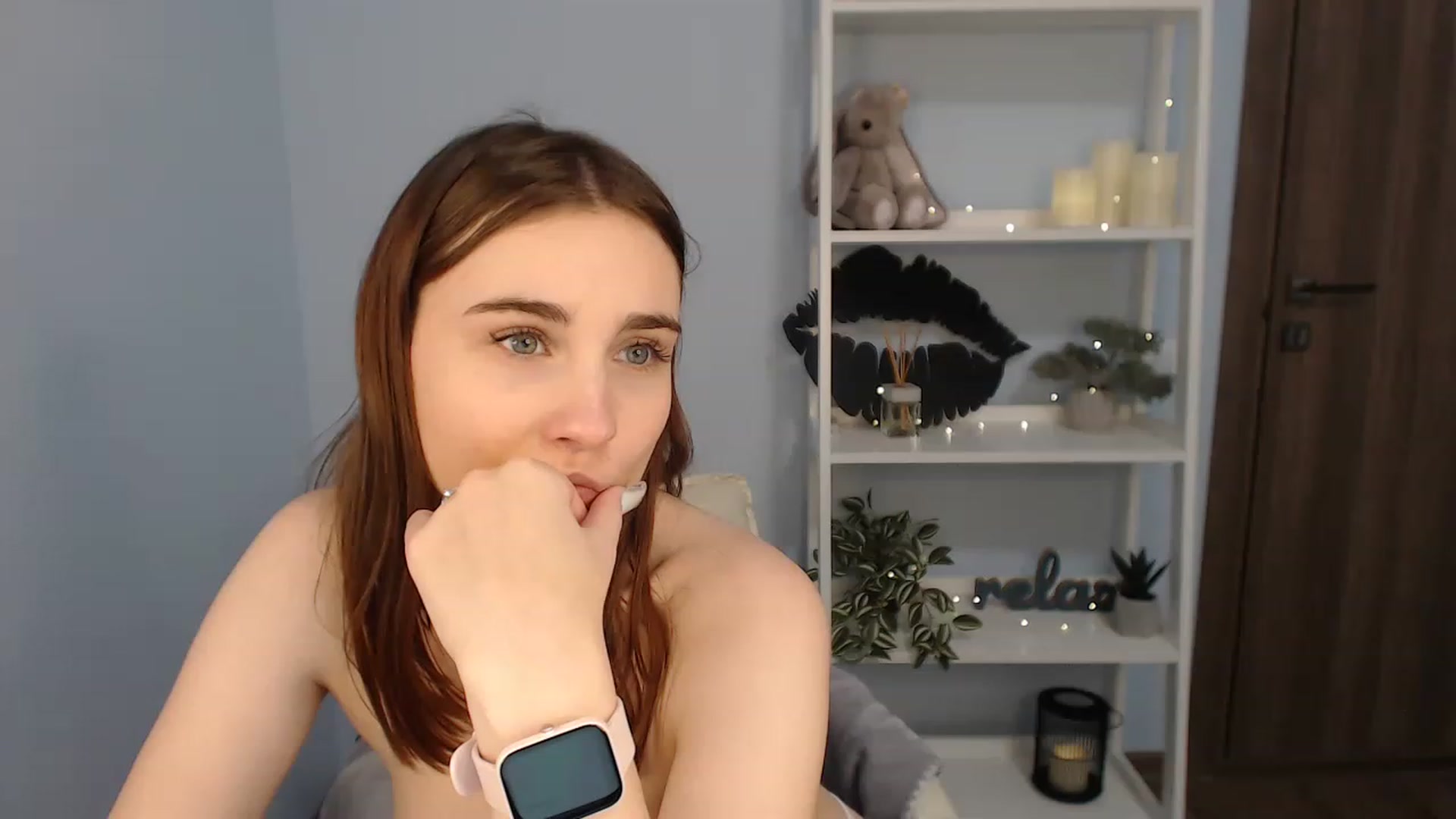 Gallery image thumbnail from LaneyGrey's myfreecams stream on, 01/23/2023, 11:09 image 10 of 20