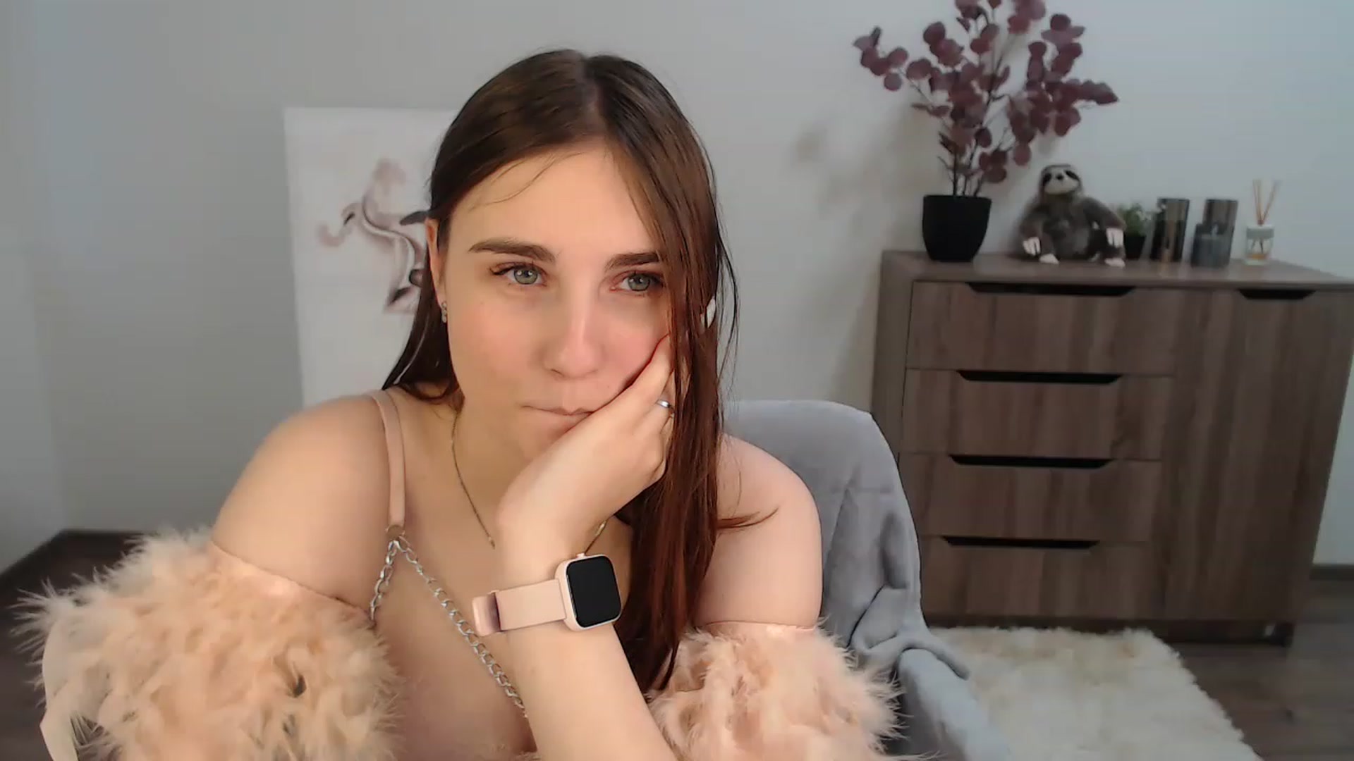 Gallery image thumbnail from LaneyGrey's myfreecams stream on, 01/28/2023, 10:38 image 13 of 20