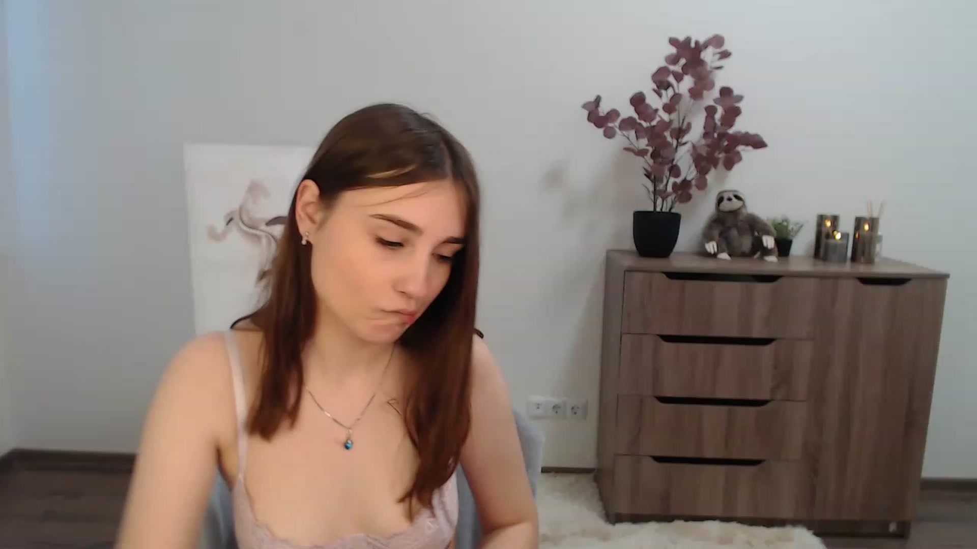 Gallery image thumbnail from LaneyGrey's myfreecams stream on, 02/02/2023, 12:09 image 17 of 20