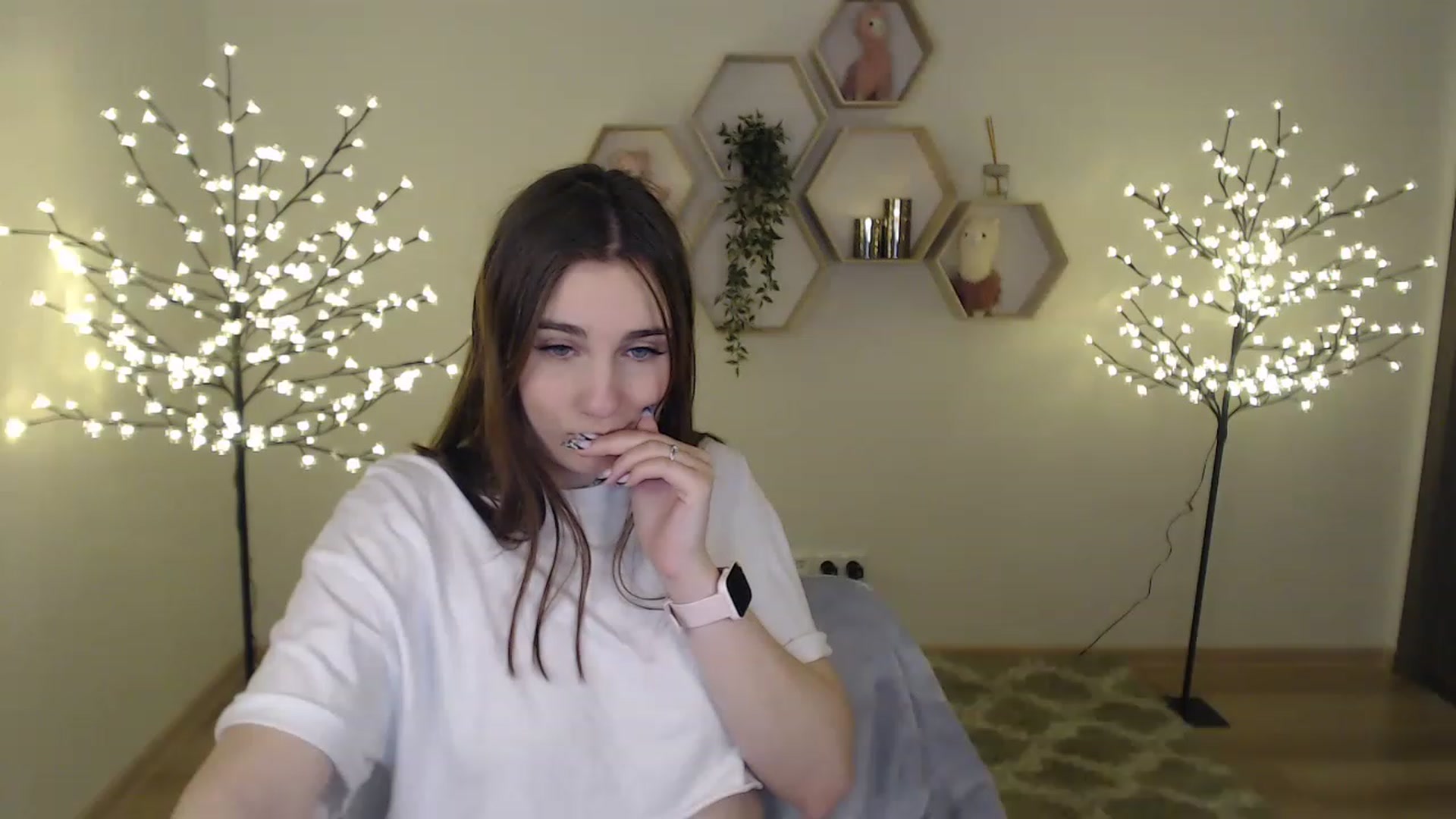 Gallery image thumbnail from LaneyGrey's myfreecams stream on, 02/05/2023, 09:39 image 6 of 20