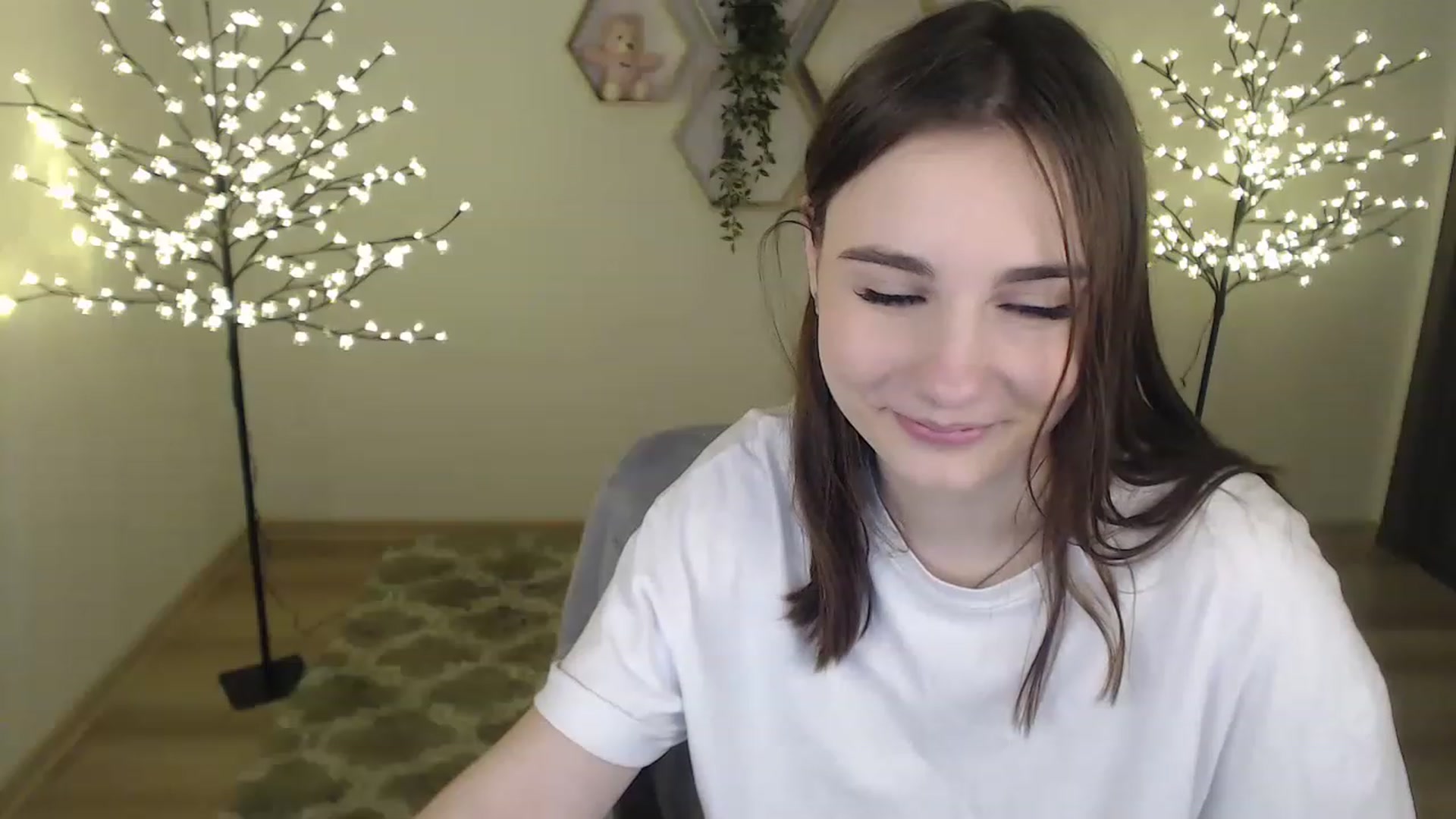 Gallery image thumbnail from LaneyGrey's myfreecams stream on, 02/05/2023, 09:39 image 11 of 20