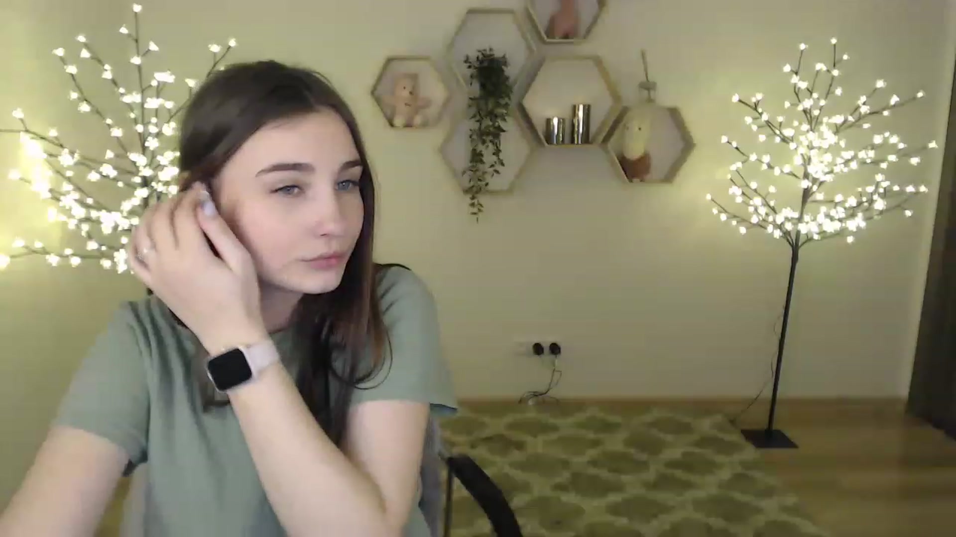 Gallery image thumbnail from LaneyGrey's myfreecams stream on, 02/06/2023, 11:01 image 15 of 20