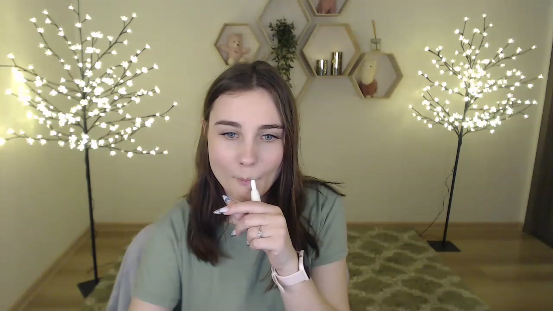 Gallery image thumbnail from LaneyGrey's myfreecams stream on, 02/06/2023, 11:01 image 2 of 20