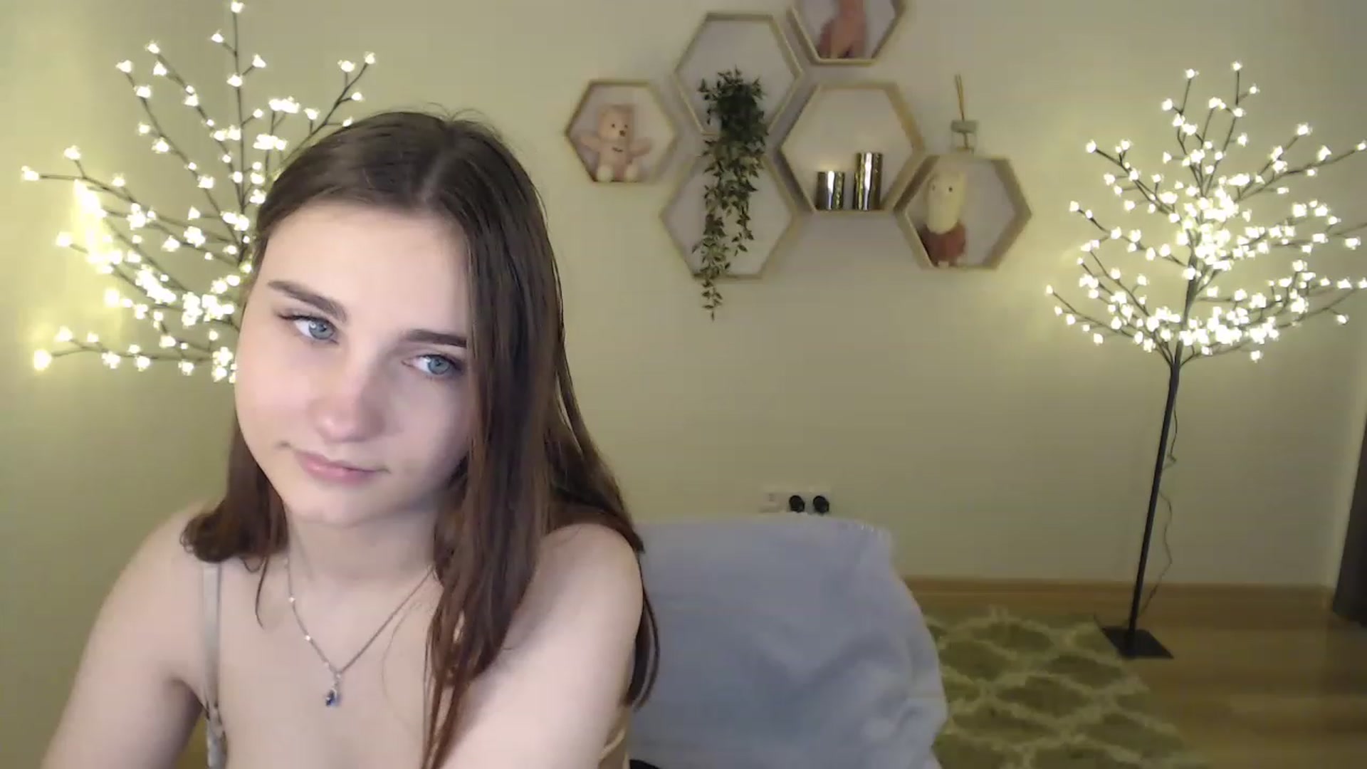 Gallery image thumbnail from LaneyGrey's myfreecams stream on, 02/07/2023, 08:51 image 3 of 20