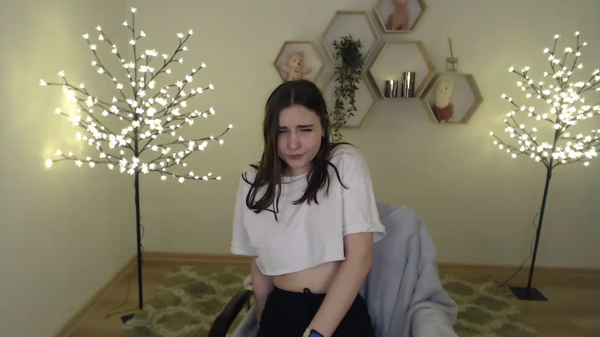 Gallery image thumbnail from LaneyGrey's myfreecams stream on, 02/07/2023, 12:24 image 16 of 20