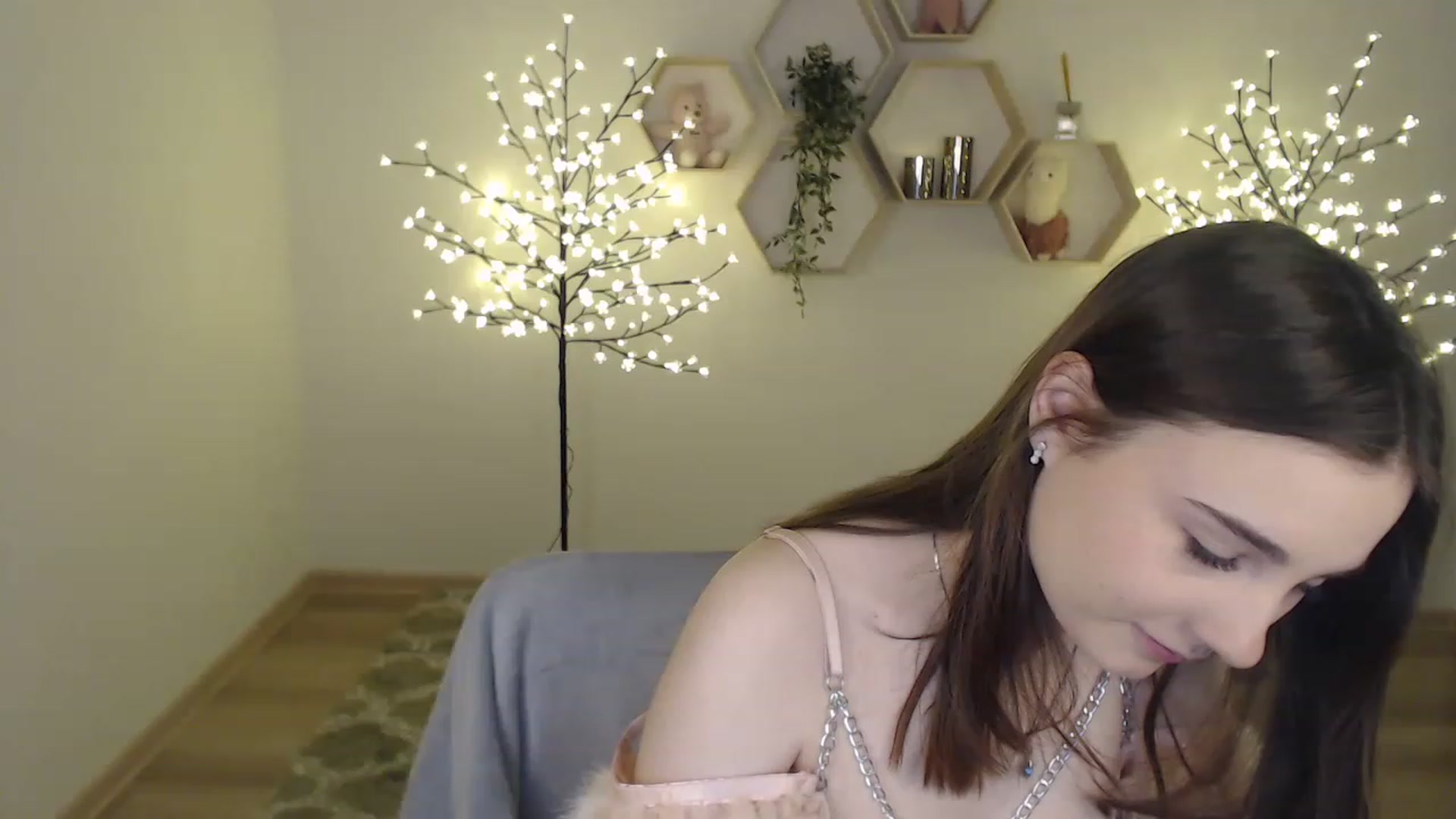 Gallery image thumbnail from LaneyGrey's myfreecams stream on, 02/11/2023, 08:30 image 9 of 20