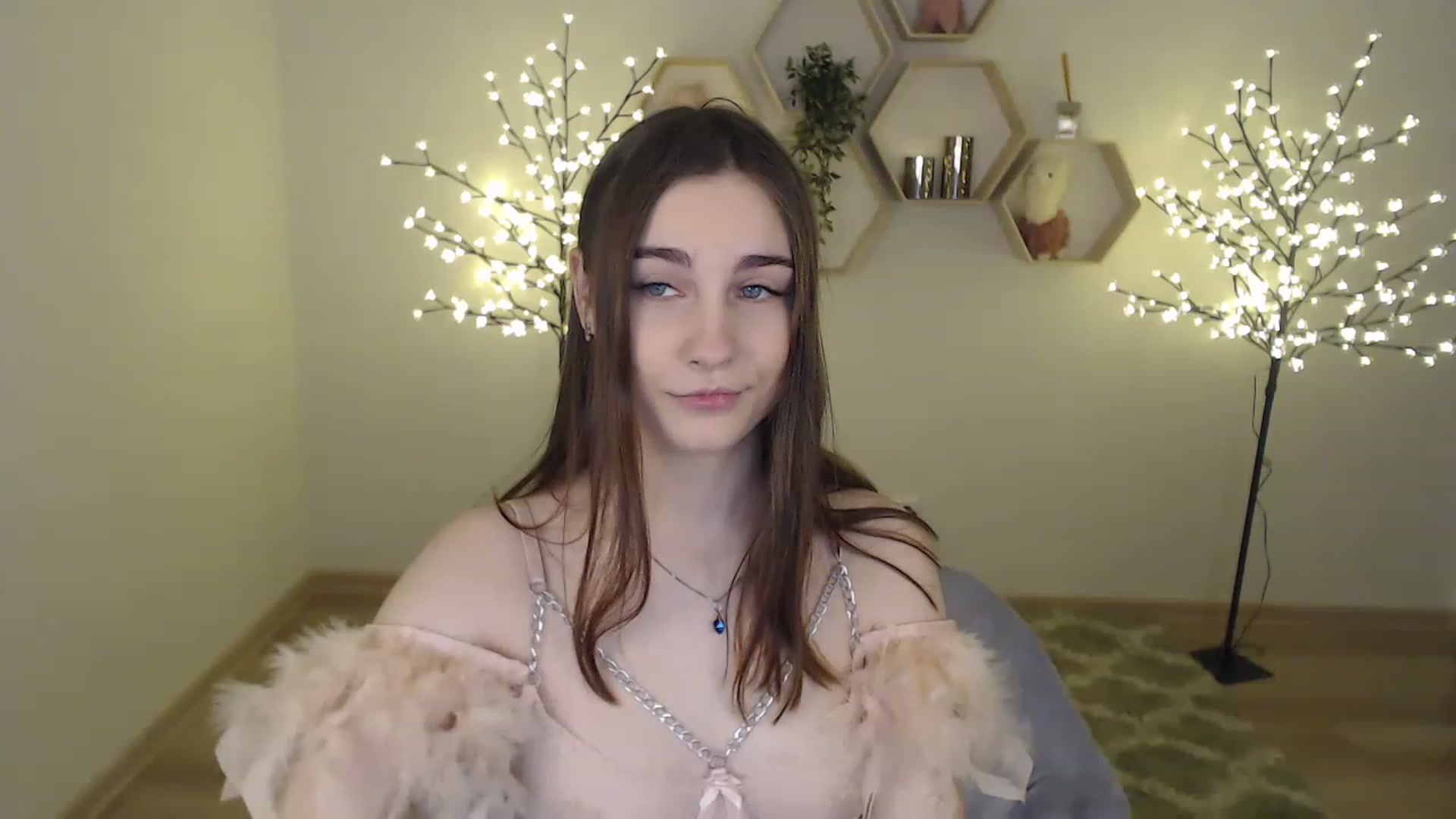 Gallery image thumbnail from LaneyGrey's myfreecams stream on, 02/11/2023, 08:30 image 18 of 20