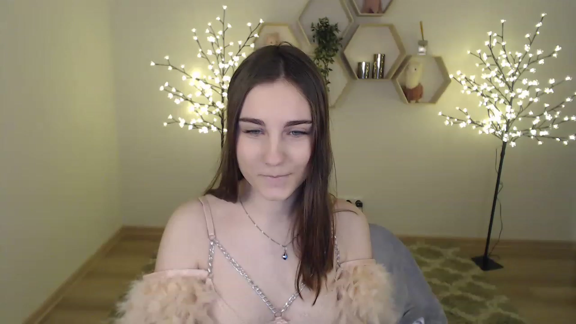 Gallery image thumbnail from LaneyGrey's myfreecams stream on, 02/11/2023, 08:30 image 14 of 20