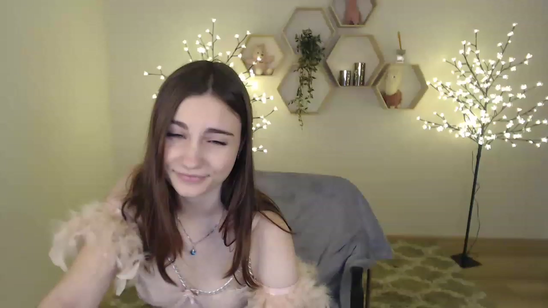 Gallery image thumbnail from LaneyGrey's myfreecams stream on, 02/11/2023, 08:59 image 4 of 20