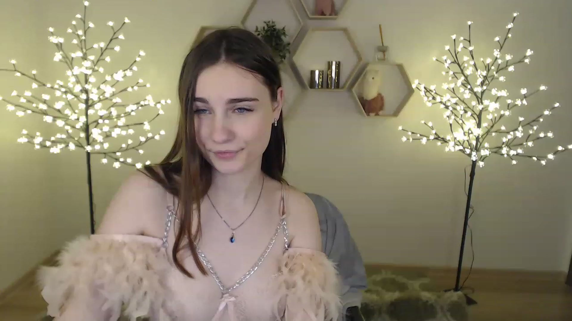 Gallery image thumbnail from LaneyGrey's myfreecams stream on, 02/11/2023, 10:53 image 17 of 20
