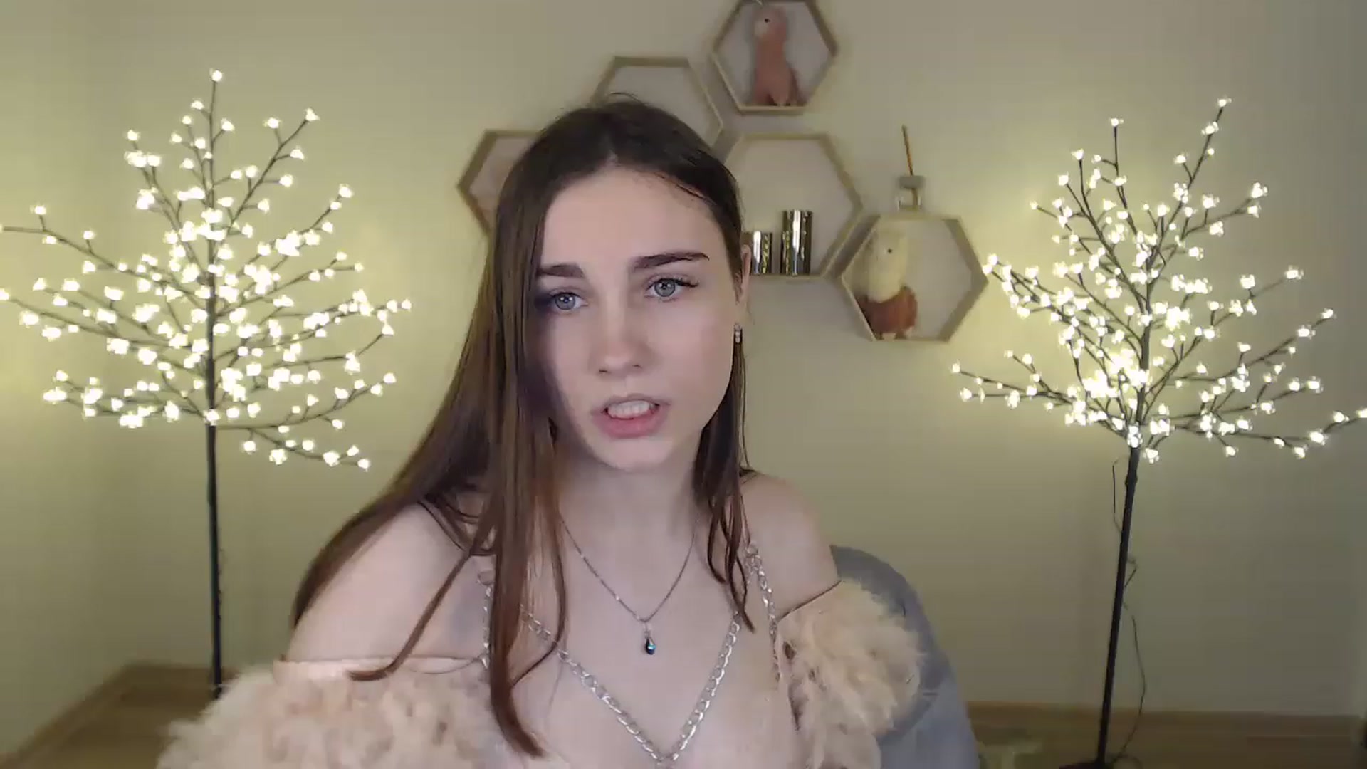 Gallery image thumbnail from LaneyGrey's myfreecams stream on, 02/11/2023, 10:53 image 9 of 20