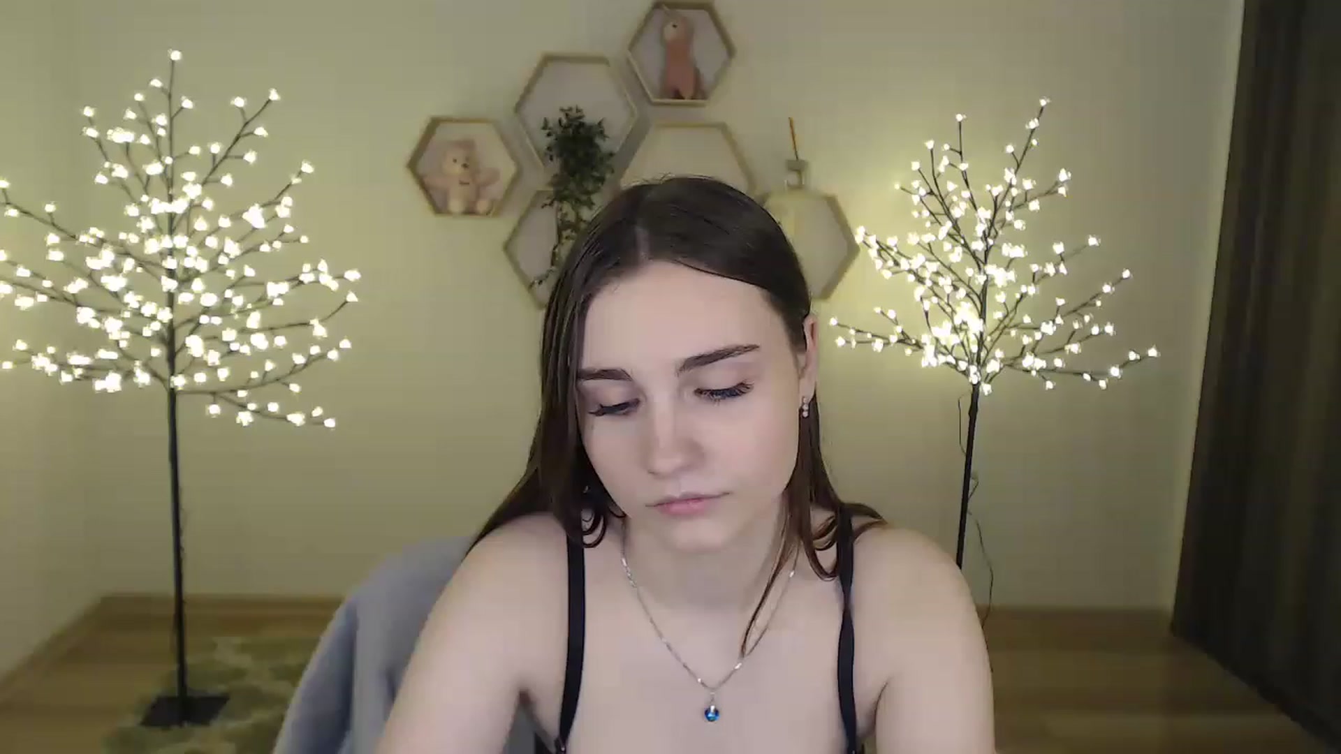 Gallery image thumbnail from LaneyGrey's myfreecams stream on, 02/13/2023, 13:56 image 18 of 20
