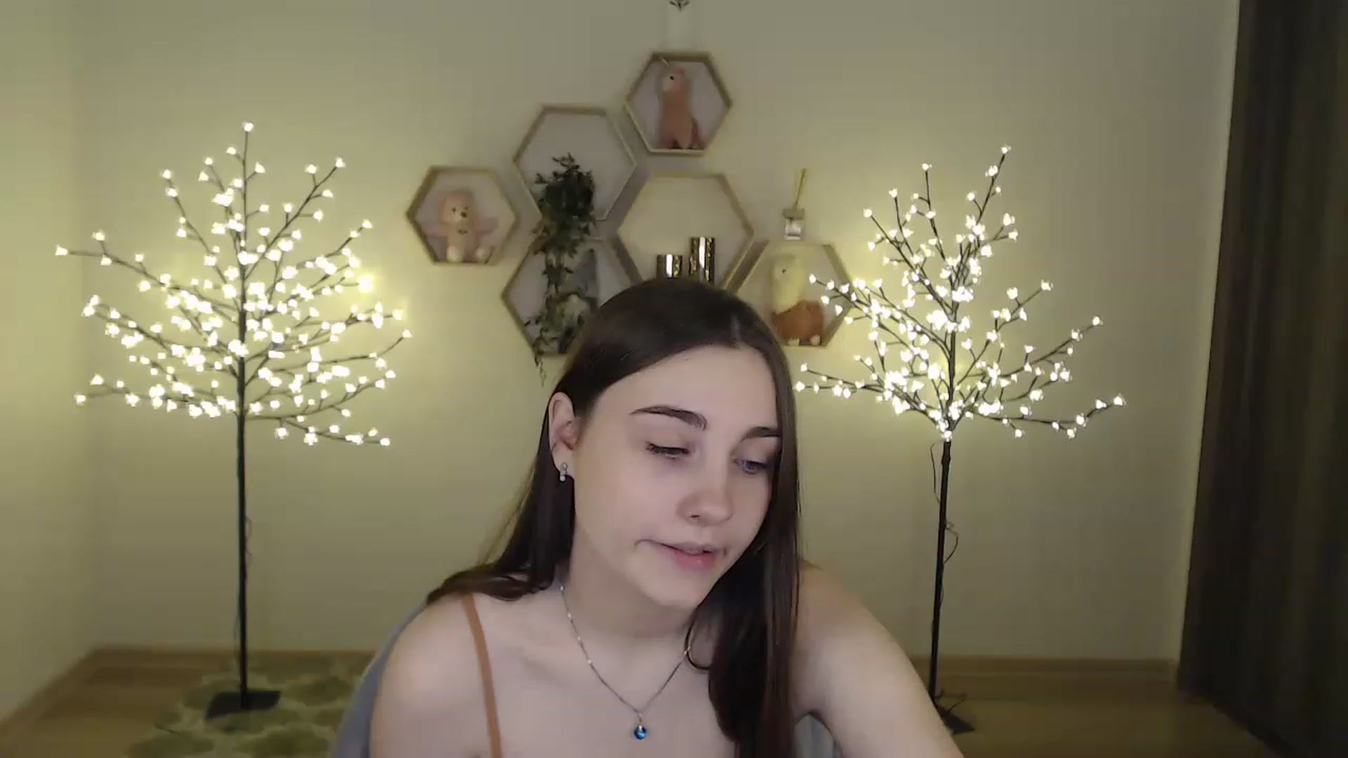 Gallery image thumbnail from LaneyGrey's myfreecams stream on, 02/16/2023, 10:31 image 3 of 20