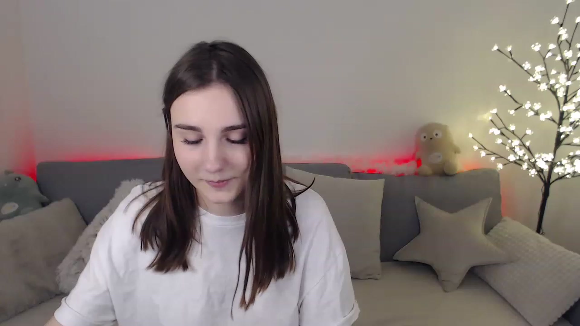 Gallery image thumbnail from LaneyGrey's myfreecams stream on, 02/18/2023, 11:03 image 18 of 20