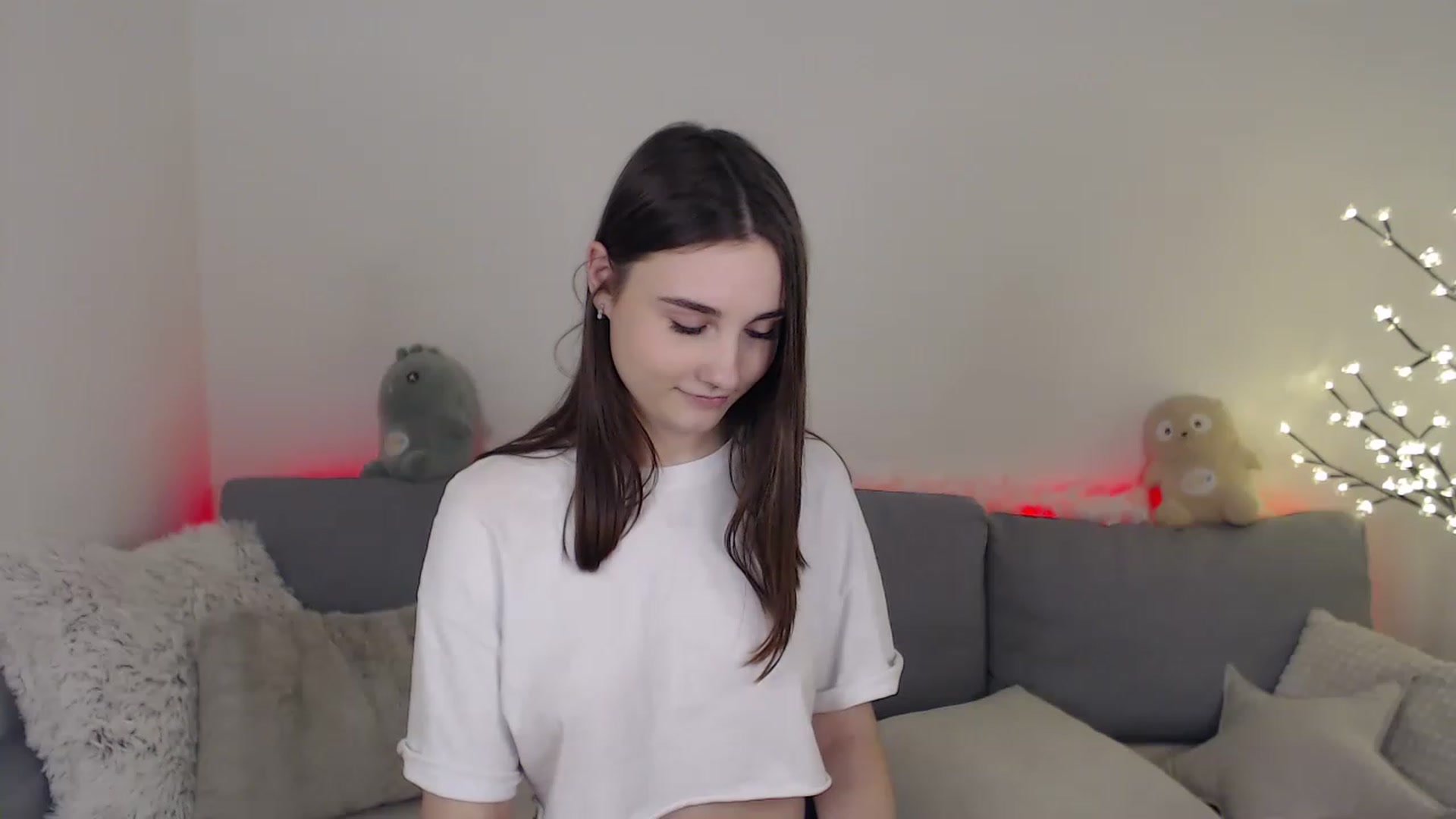 Gallery image thumbnail from LaneyGrey's myfreecams stream on, 02/20/2023, 13:15 image 3 of 20