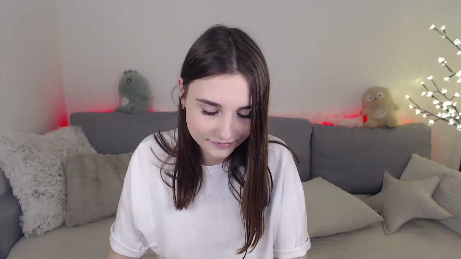 Gallery image thumbnail from LaneyGrey's myfreecams stream on, 02/20/2023, 13:15 image 8 of 20