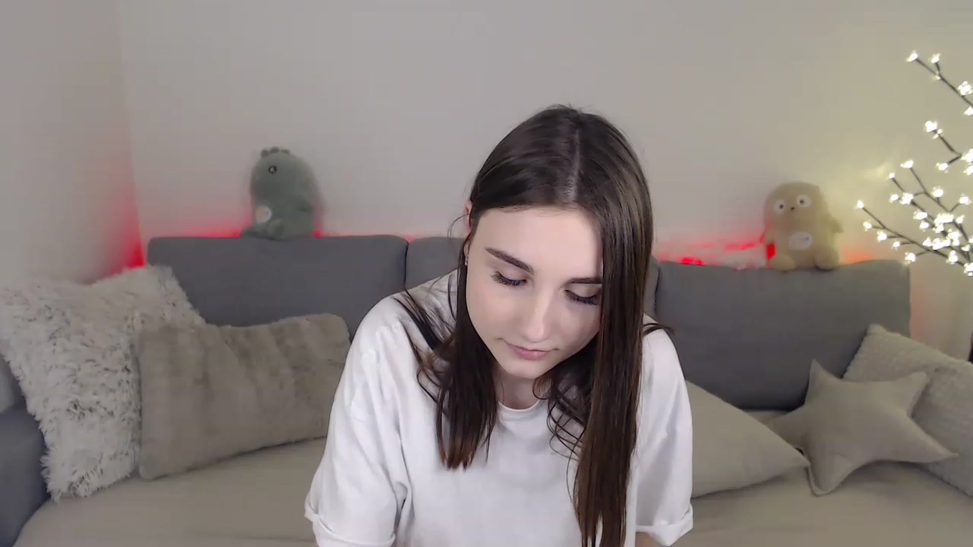 Gallery image thumbnail from LaneyGrey's myfreecams stream on, 02/20/2023, 13:15 image 7 of 20