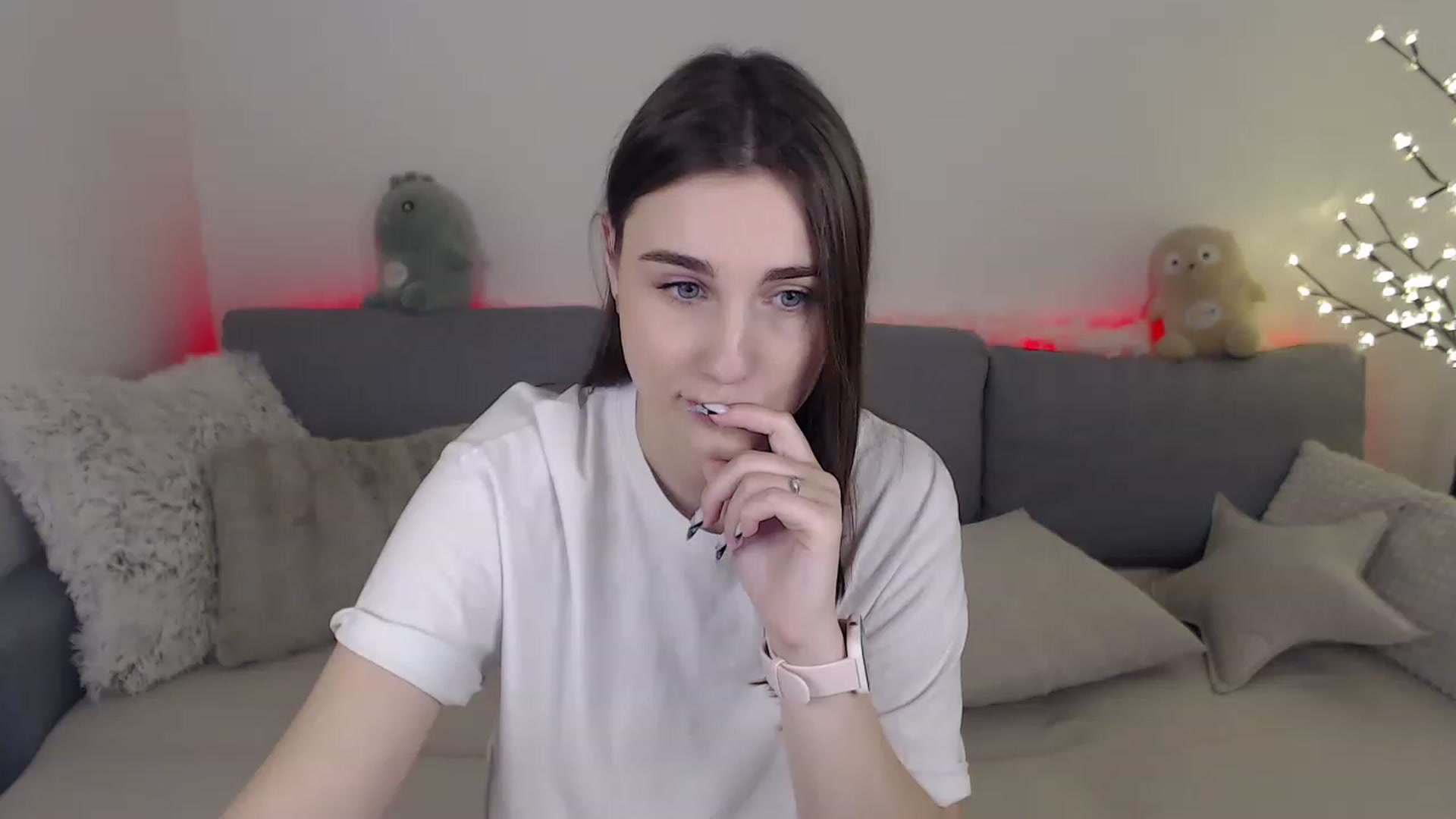 Gallery image thumbnail from LaneyGrey's myfreecams stream on, 02/20/2023, 13:15 image 19 of 20