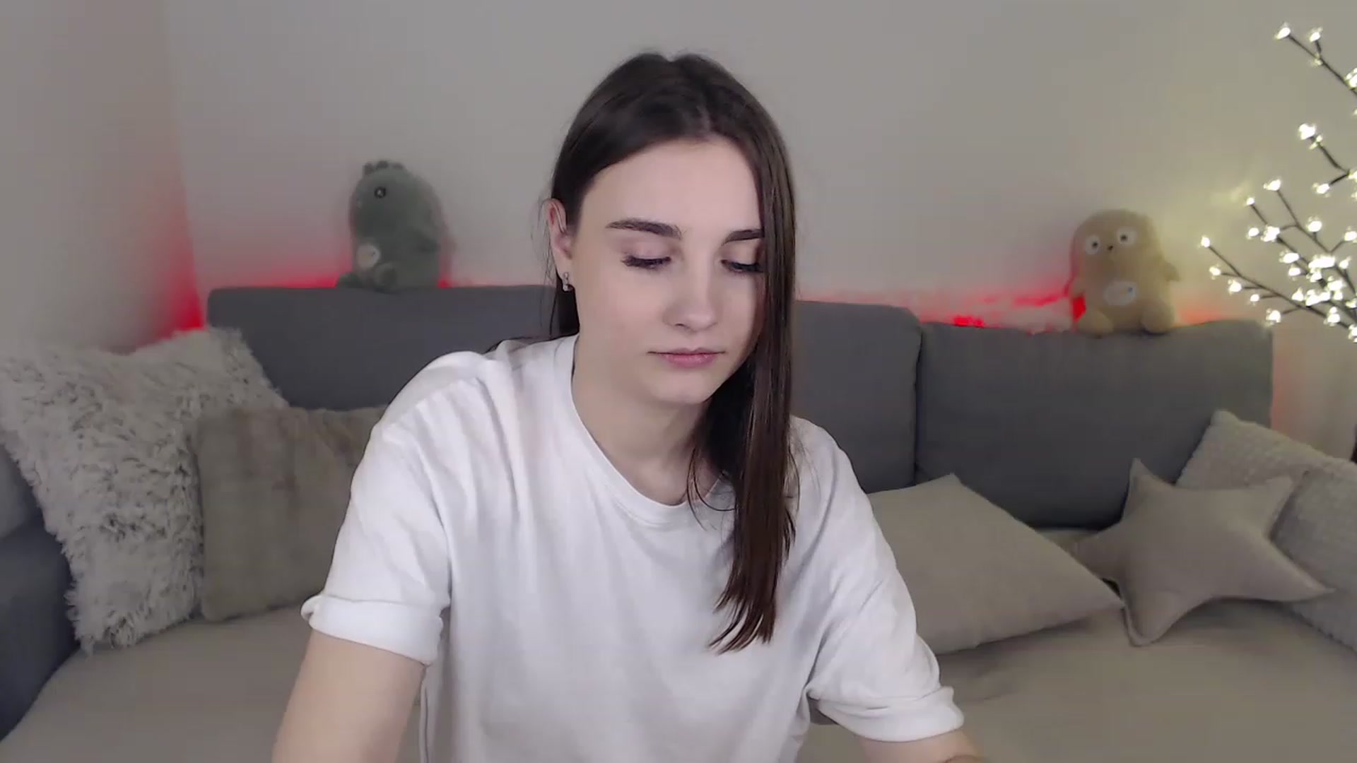 Gallery image thumbnail from LaneyGrey's myfreecams stream on, 02/20/2023, 13:15 image 17 of 20