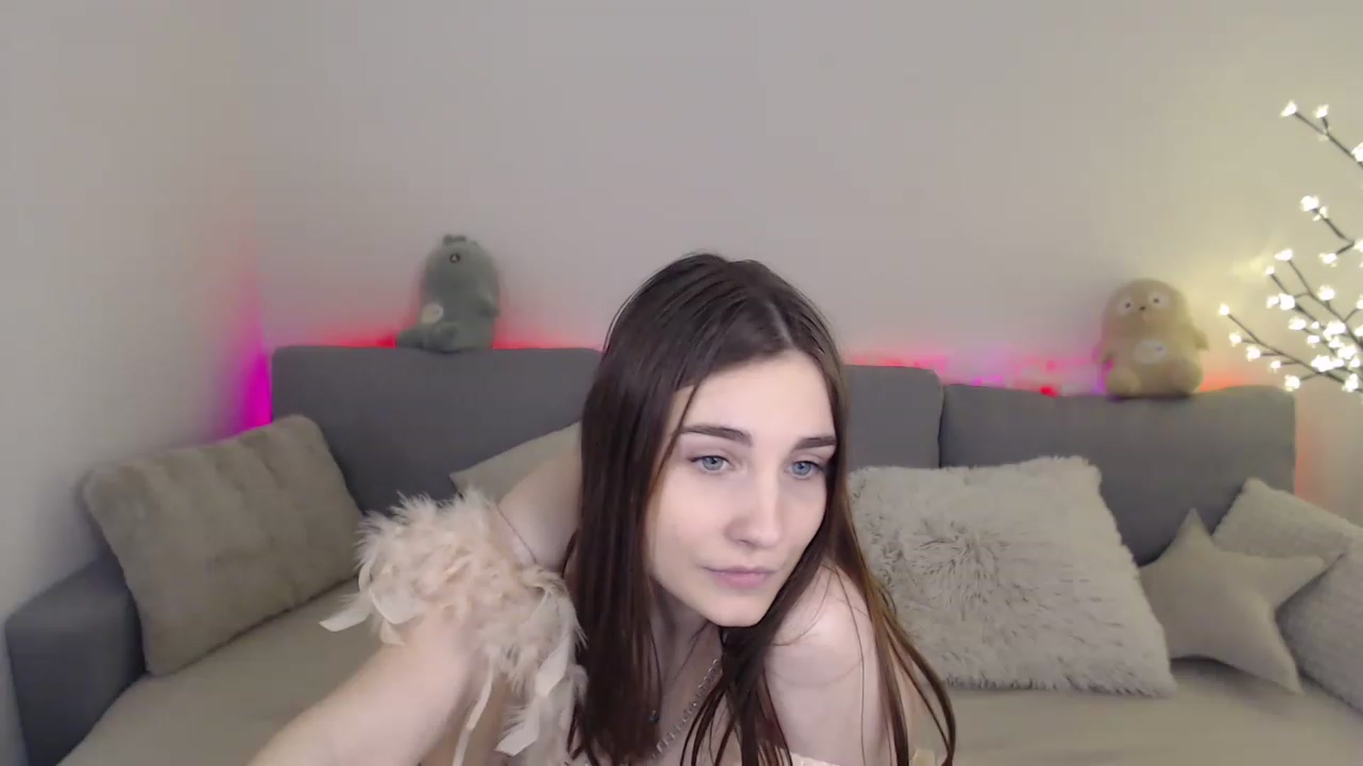 Gallery image thumbnail from LaneyGrey's myfreecams stream on, 02/24/2023, 10:51 image 7 of 20