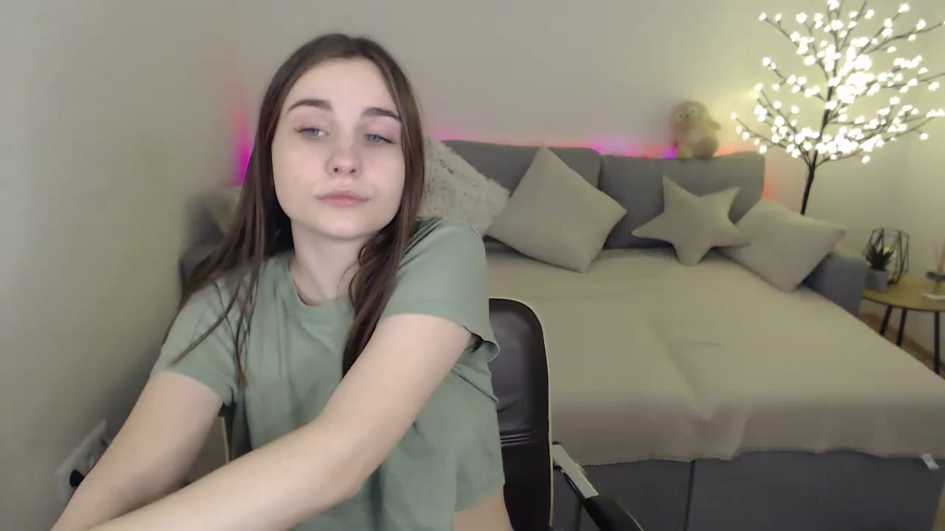Gallery image thumbnail from LaneyGrey's myfreecams stream on, 02/24/2023, 15:14 image 13 of 20