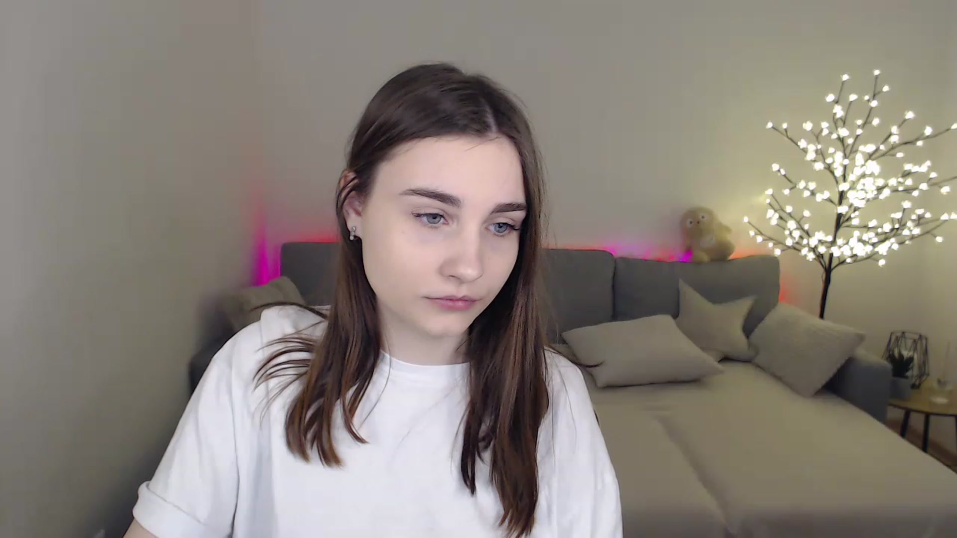 Gallery image thumbnail from LaneyGrey's myfreecams stream on, 02/25/2023, 09:26 image 11 of 20