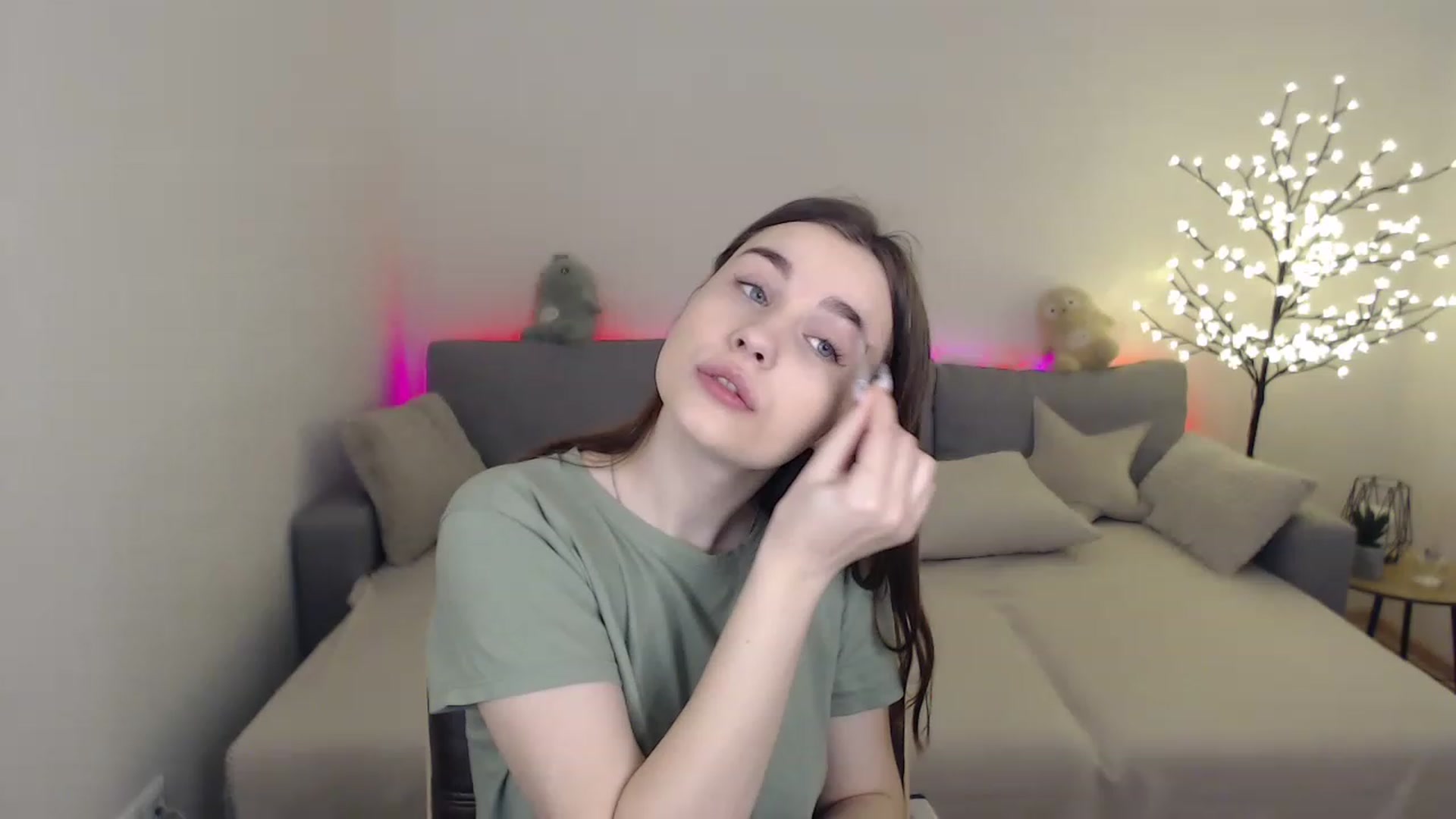 Gallery image thumbnail from LaneyGrey's myfreecams stream on, 02/25/2023, 09:26 image 8 of 20