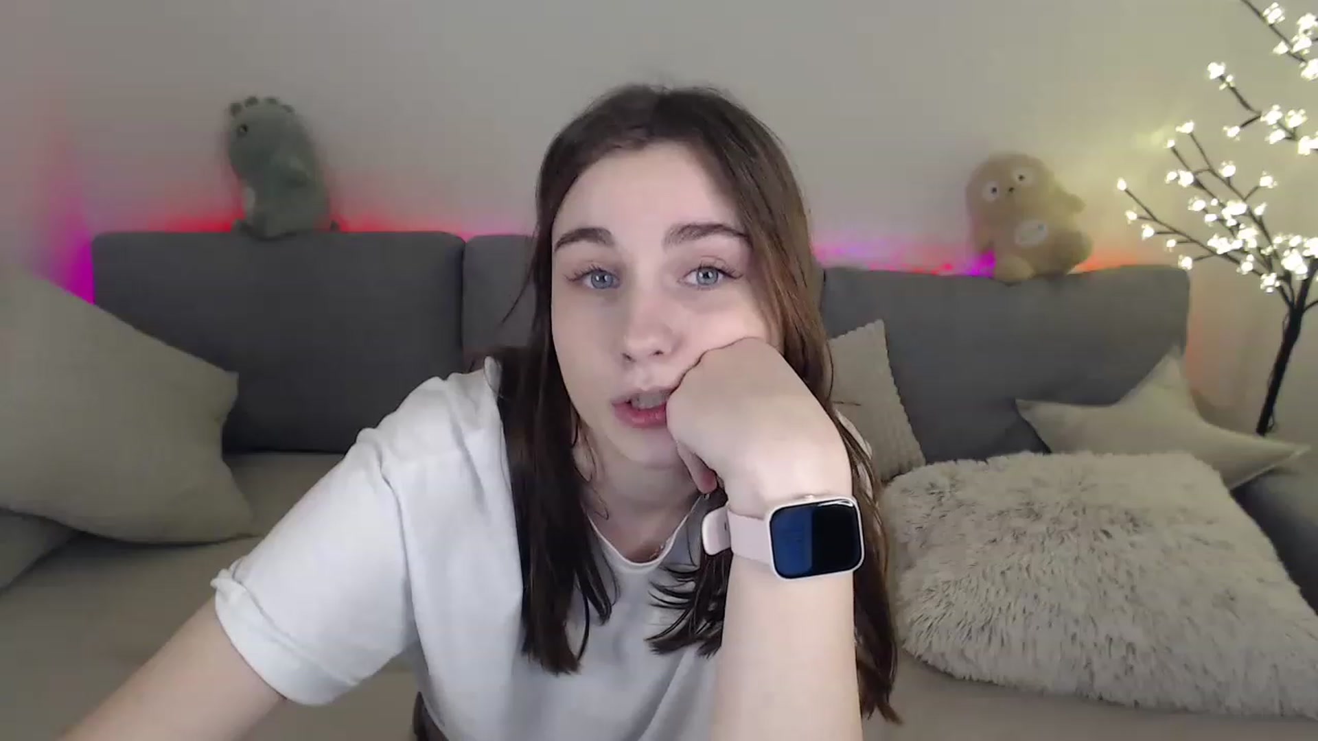 Gallery image thumbnail from LaneyGrey's myfreecams stream on, 02/25/2023, 13:47 image 8 of 20