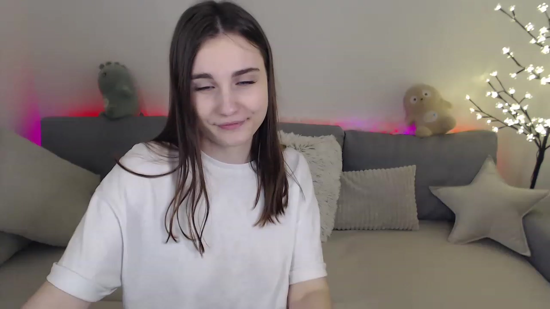 Gallery image thumbnail from LaneyGrey's myfreecams stream on, 02/25/2023, 13:47 image 17 of 20