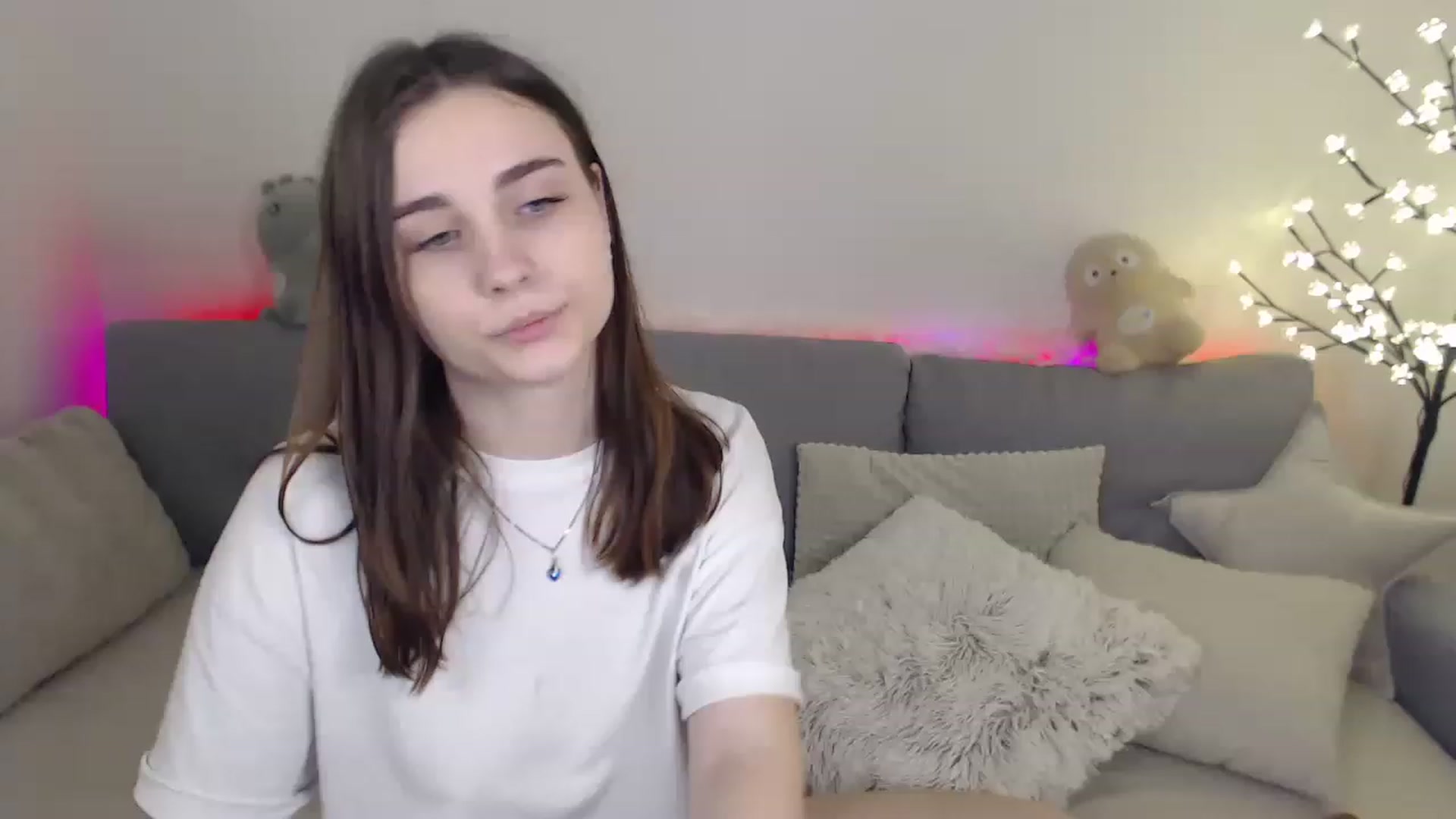 Gallery image thumbnail from LaneyGrey's myfreecams stream on, 02/25/2023, 14:36 image 14 of 20