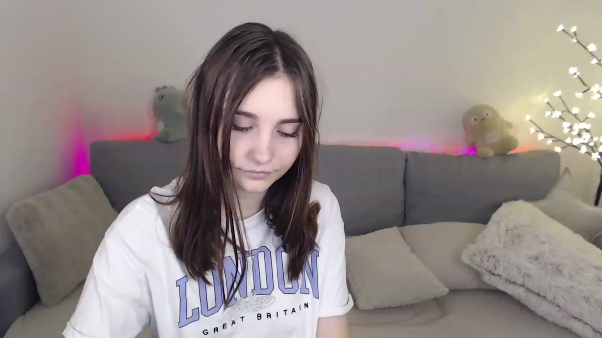 Gallery image thumbnail from LaneyGrey's myfreecams stream on, 02/26/2023, 11:01 image 17 of 20