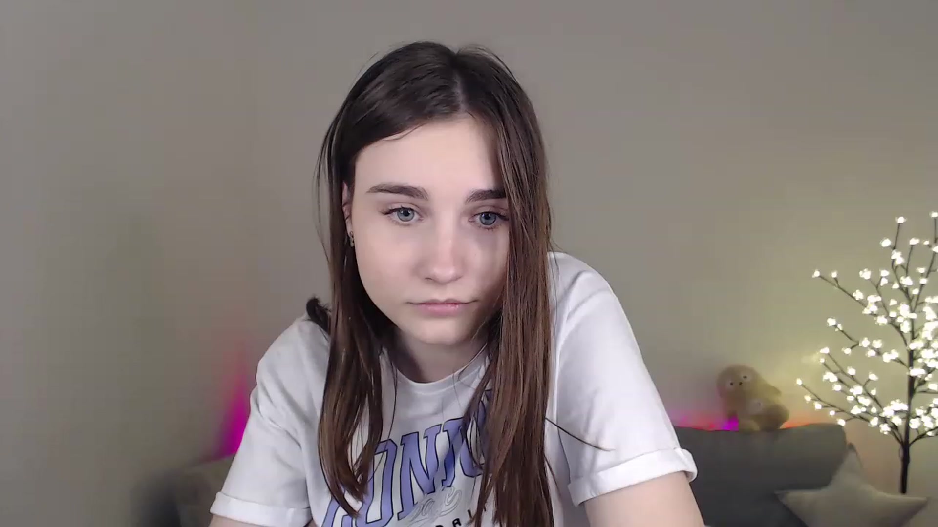 Gallery image thumbnail from LaneyGrey's myfreecams stream on, 02/26/2023, 11:40 image 19 of 20