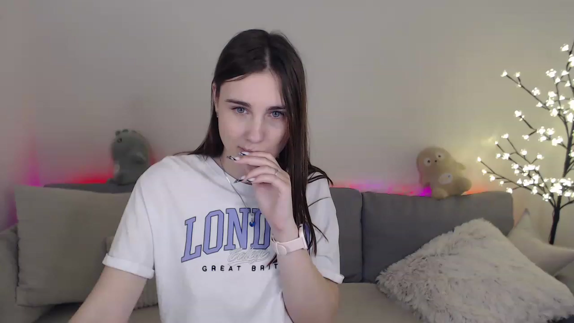 Gallery image thumbnail from LaneyGrey's myfreecams stream on, 02/26/2023, 13:20 image 16 of 20