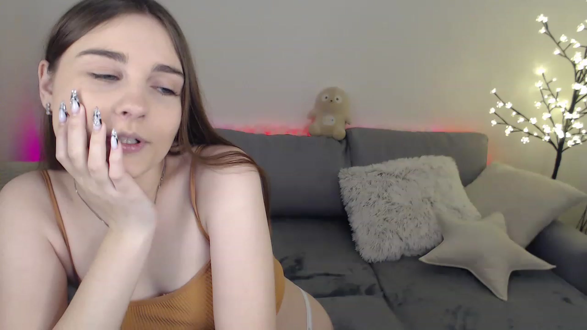 Gallery image thumbnail from LaneyGrey's myfreecams stream on, 02/27/2023, 09:32 image 7 of 20
