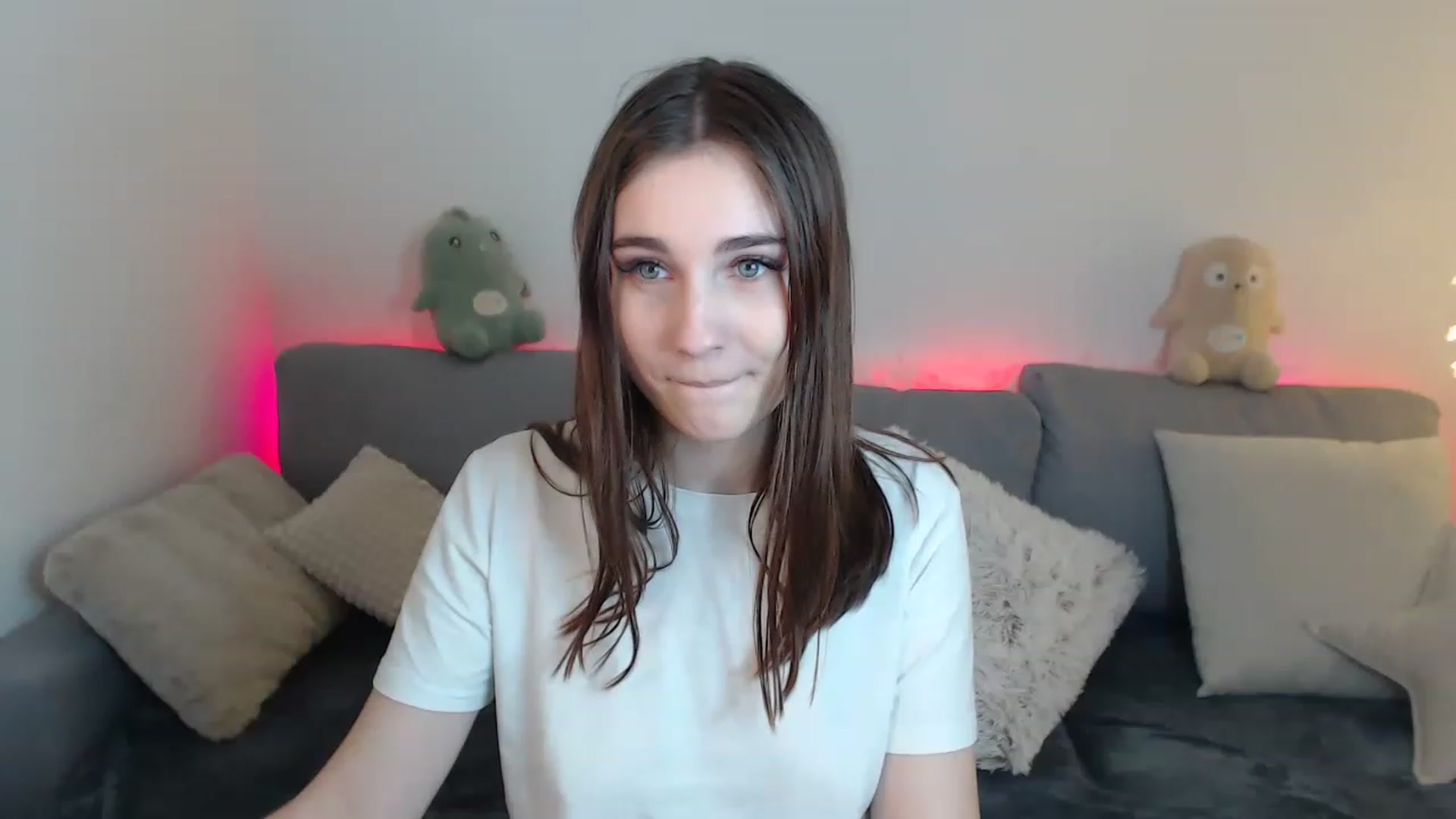 Gallery image thumbnail from LaneyGrey's myfreecams stream on, 02/28/2023, 13:02 image 19 of 20