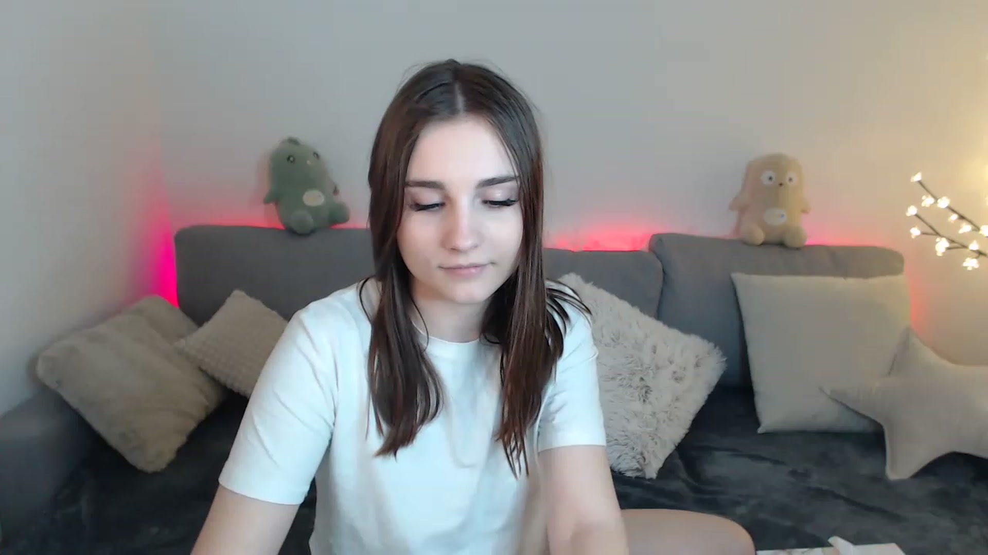 Gallery image thumbnail from LaneyGrey's myfreecams stream on, 02/28/2023, 13:02 image 8 of 20