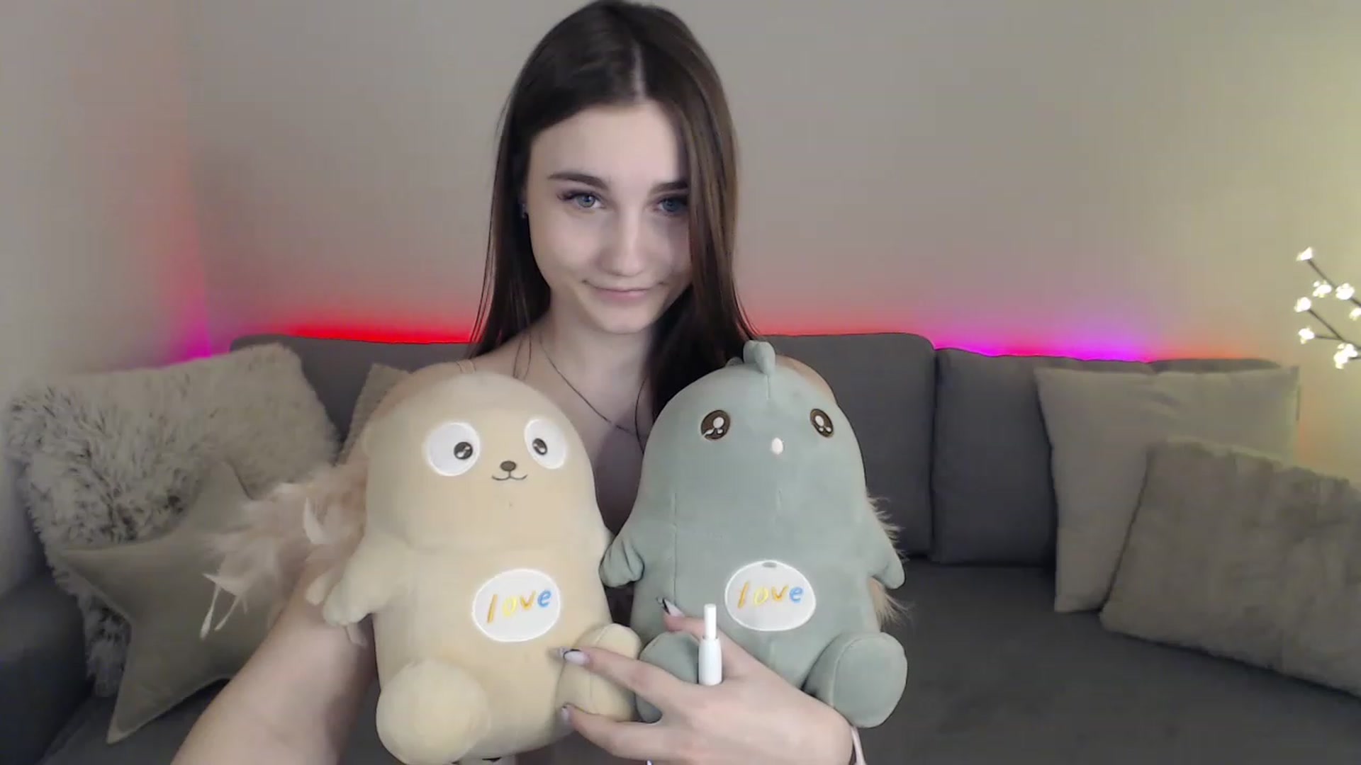Gallery image thumbnail from LaneyGrey's myfreecams stream on, 03/03/2023, 09:55 image 19 of 20