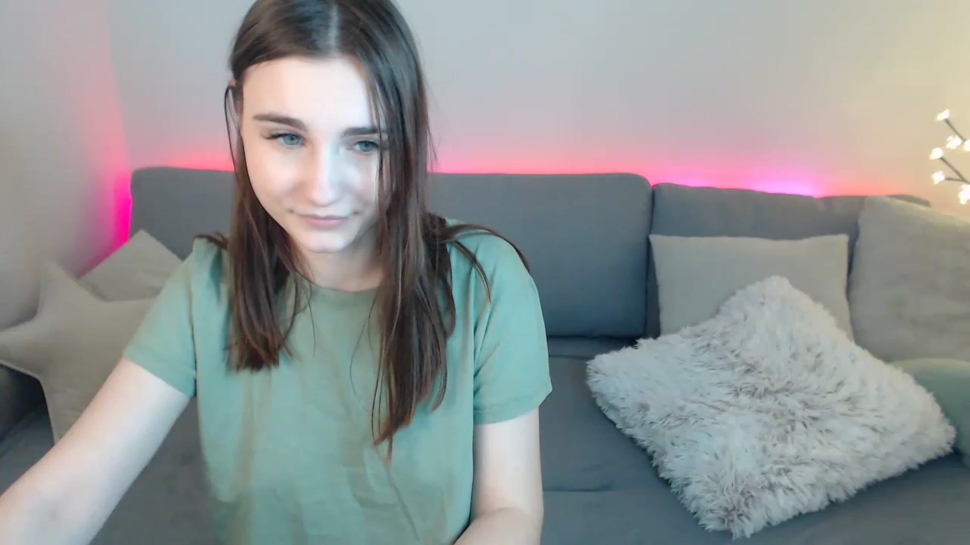 Gallery image thumbnail from LaneyGrey's myfreecams stream on, 03/06/2023, 13:54 image 5 of 20