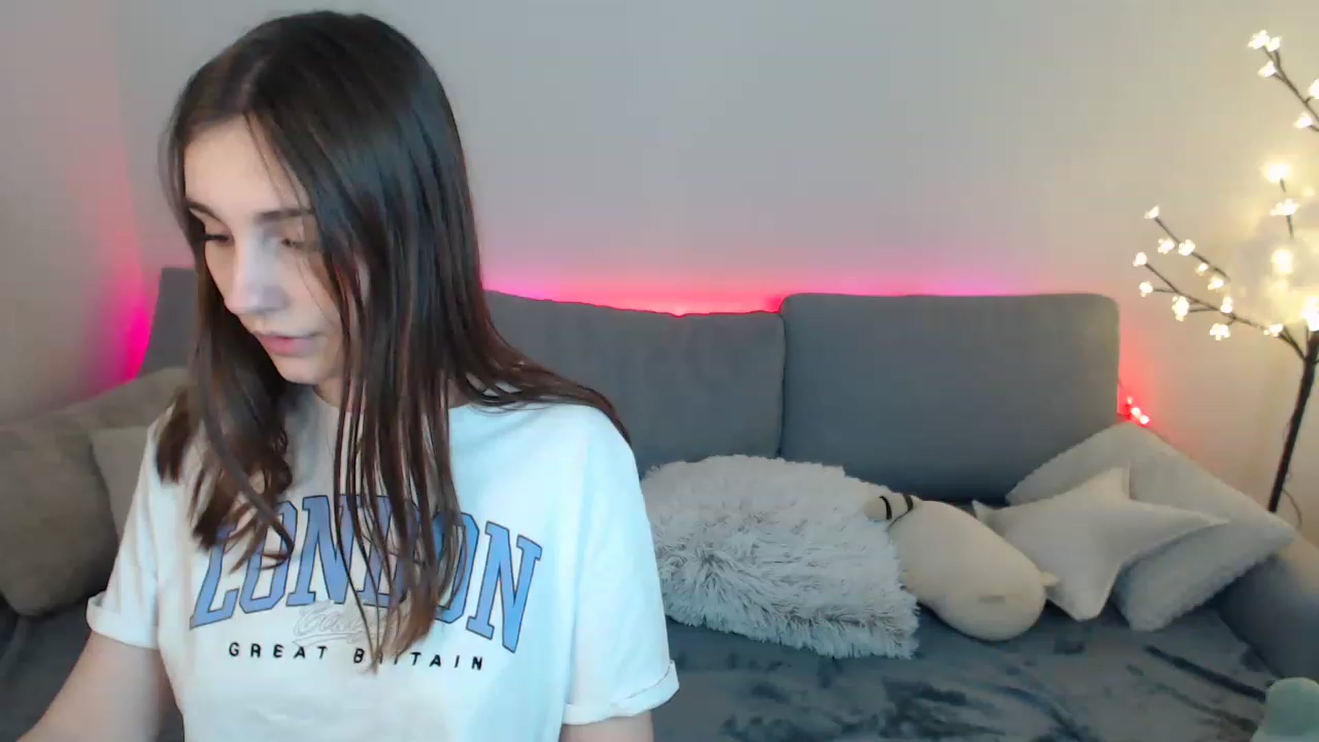 Gallery image thumbnail from LaneyGrey's myfreecams stream on, 03/08/2023, 12:06 image 13 of 20