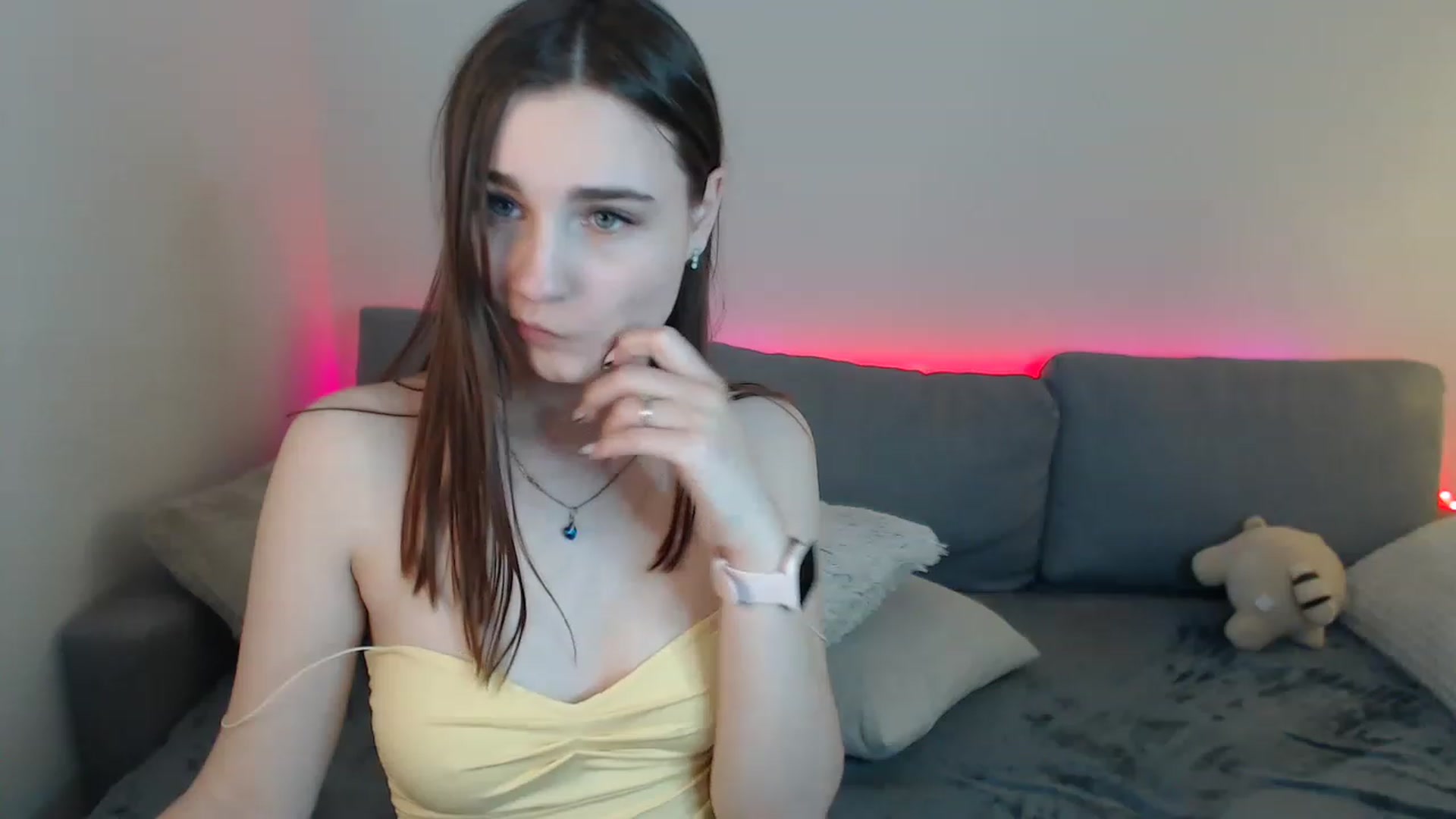 Gallery image thumbnail from LaneyGrey's myfreecams stream on, 03/09/2023, 13:20 image 4 of 20