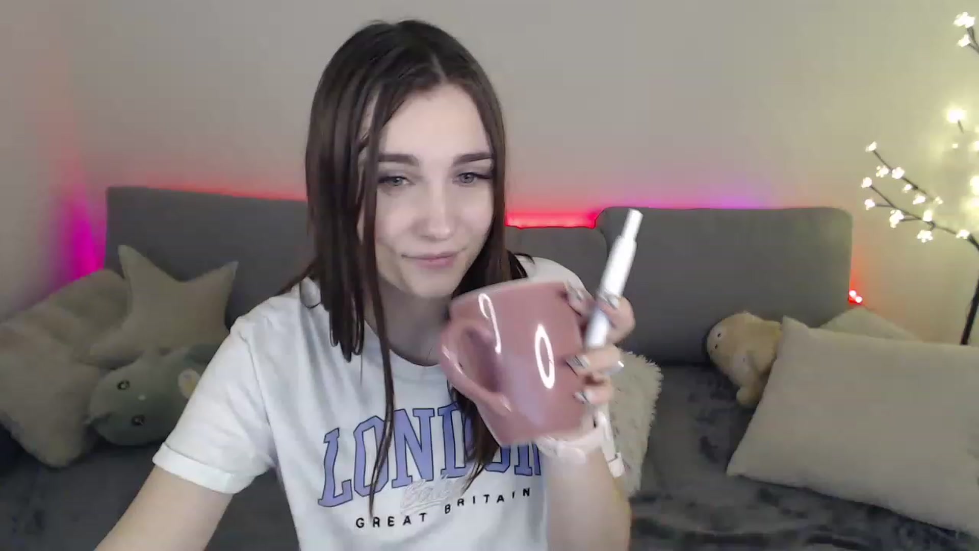 Gallery image thumbnail from LaneyGrey's myfreecams stream on, 03/10/2023, 12:13 image 15 of 20