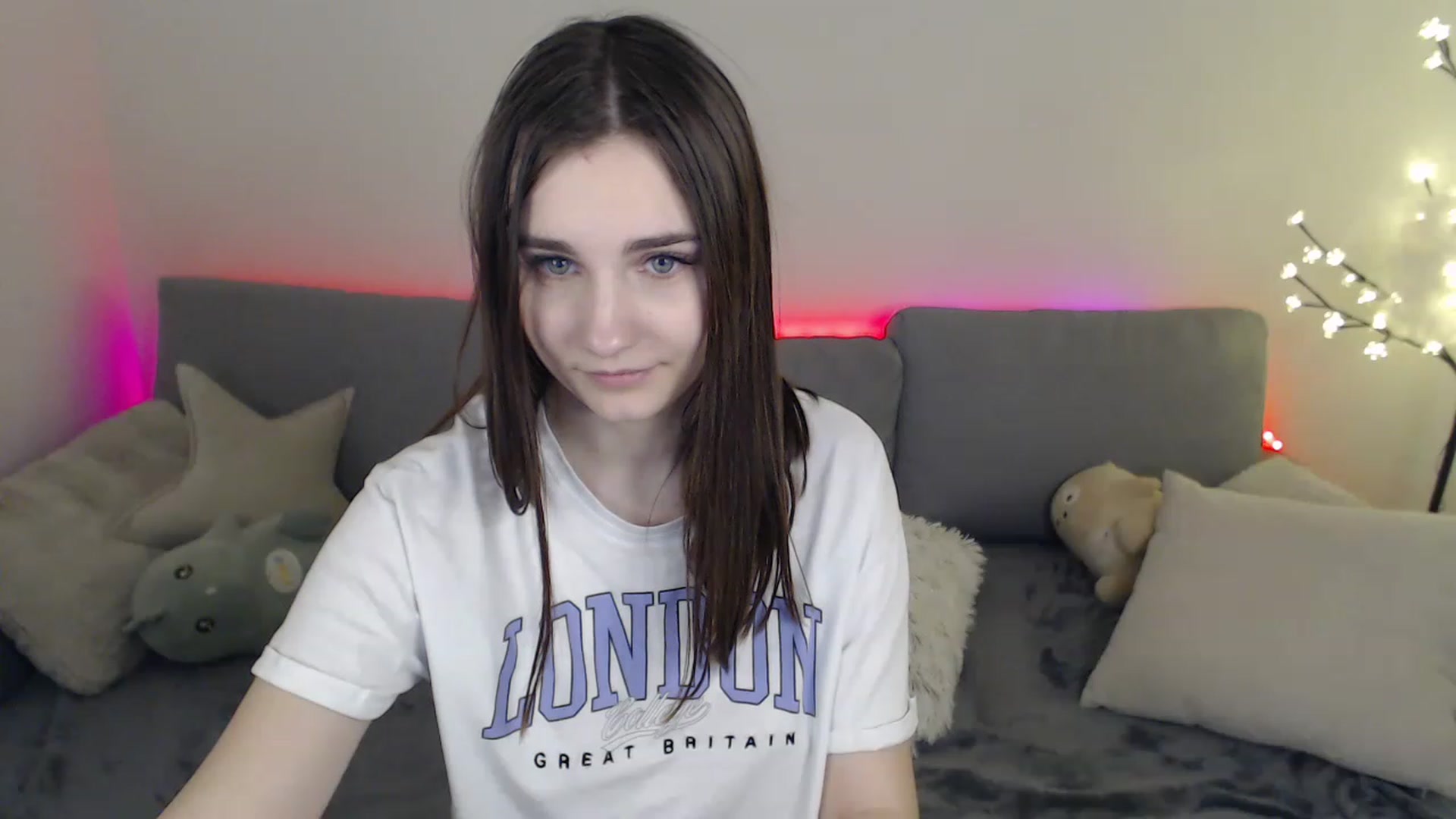 Gallery image thumbnail from LaneyGrey's myfreecams stream on, 03/10/2023, 12:13 image 14 of 20