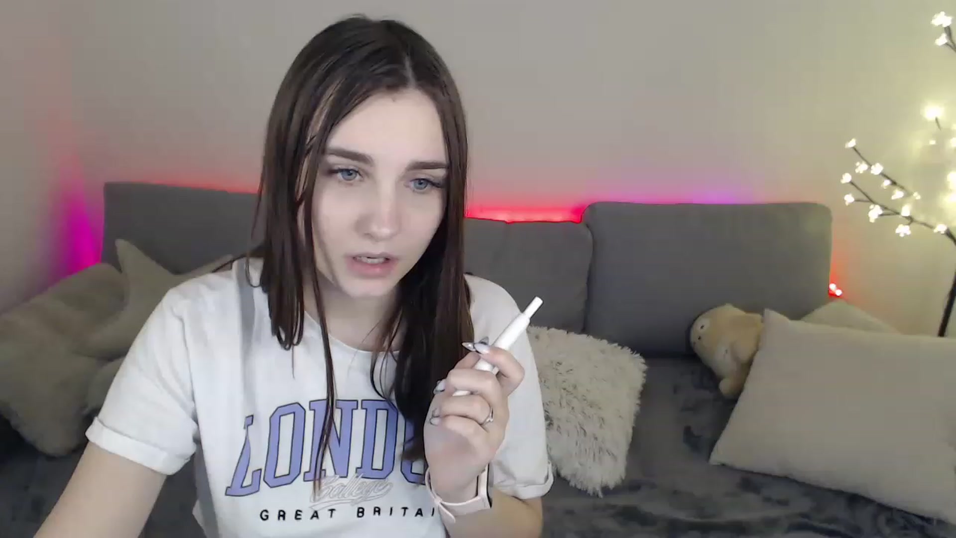 Gallery image thumbnail from LaneyGrey's myfreecams stream on, 03/10/2023, 12:13 image 16 of 20
