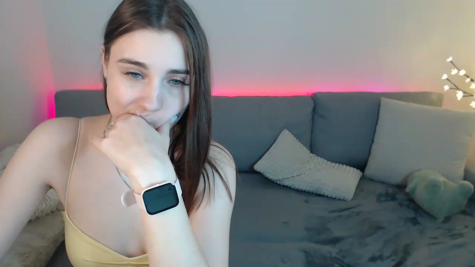 Gallery image thumbnail from LaneyGrey's myfreecams stream on, 03/14/2023, 13:33 image 11 of 20