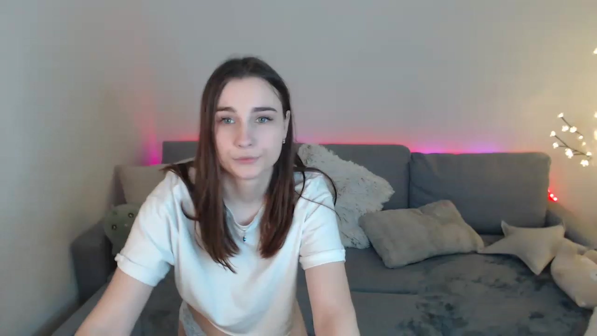 Gallery image thumbnail from LaneyGrey's myfreecams stream on, 03/17/2023, 13:03 image 19 of 20