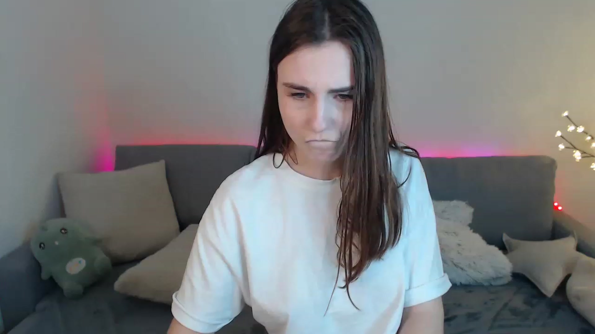 Gallery image thumbnail from LaneyGrey's myfreecams stream on, 03/17/2023, 13:03 image 12 of 20